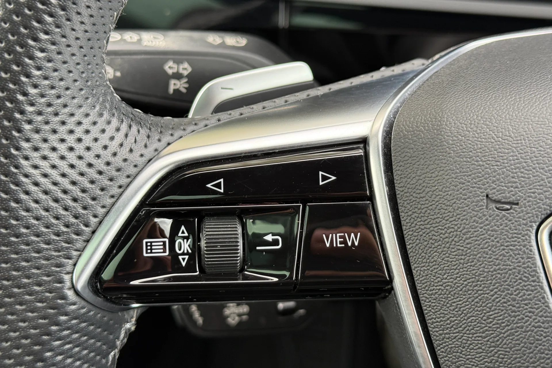 Audi Q8 thumbnail image number 20