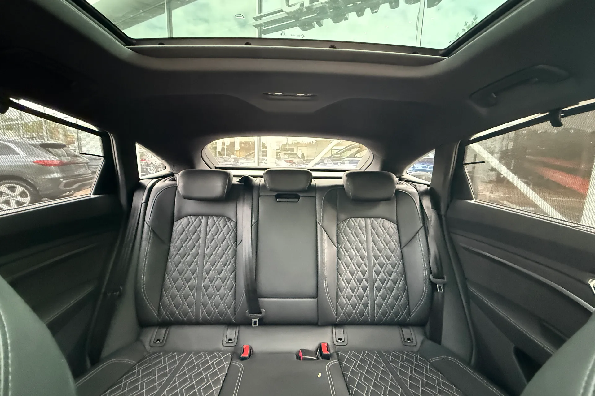 Audi Q8 thumbnail image number 27