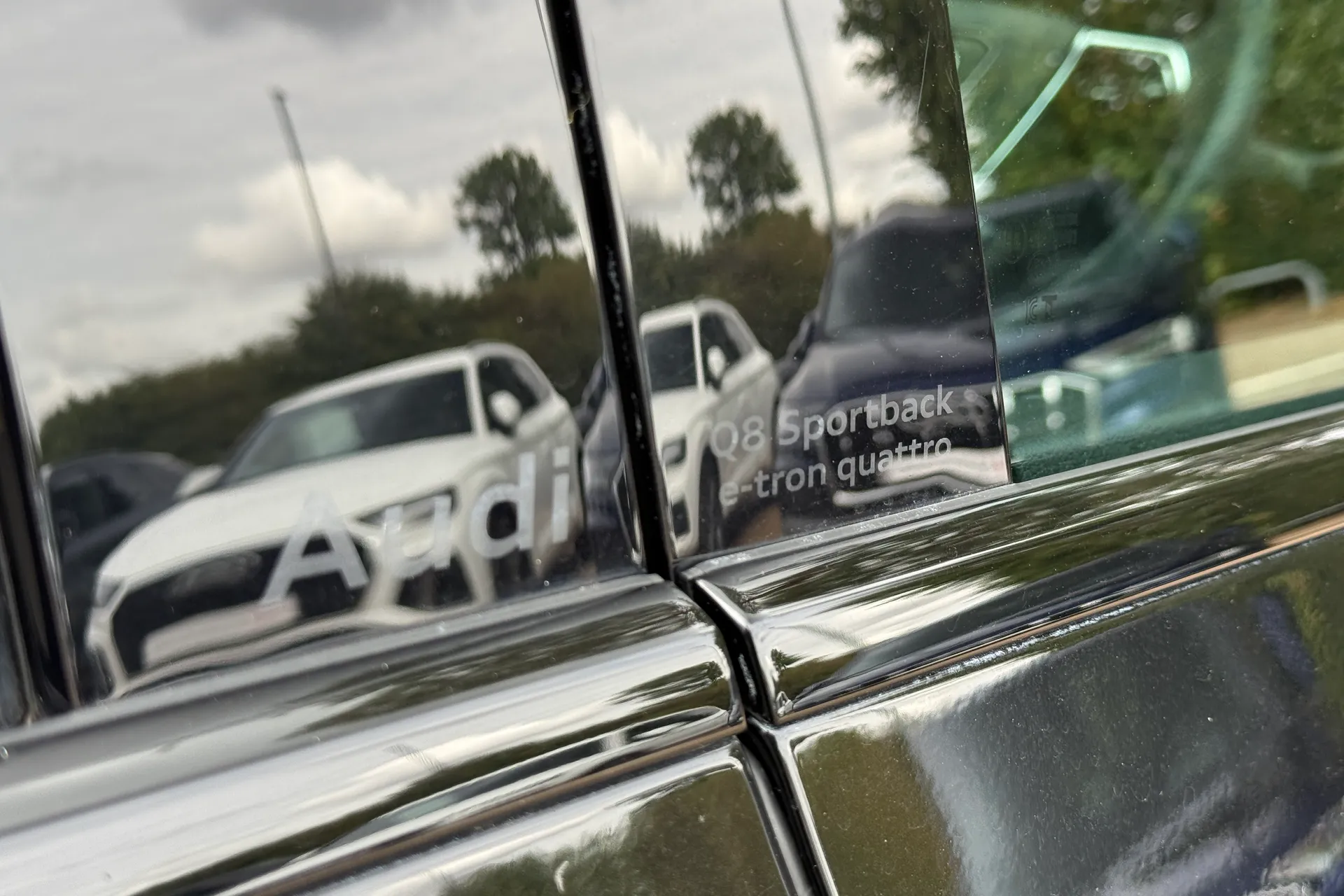 Audi Q8 thumbnail image number 15