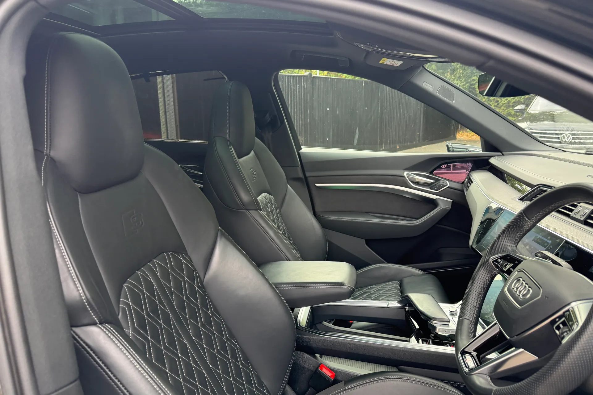Audi Q8 thumbnail image number 32