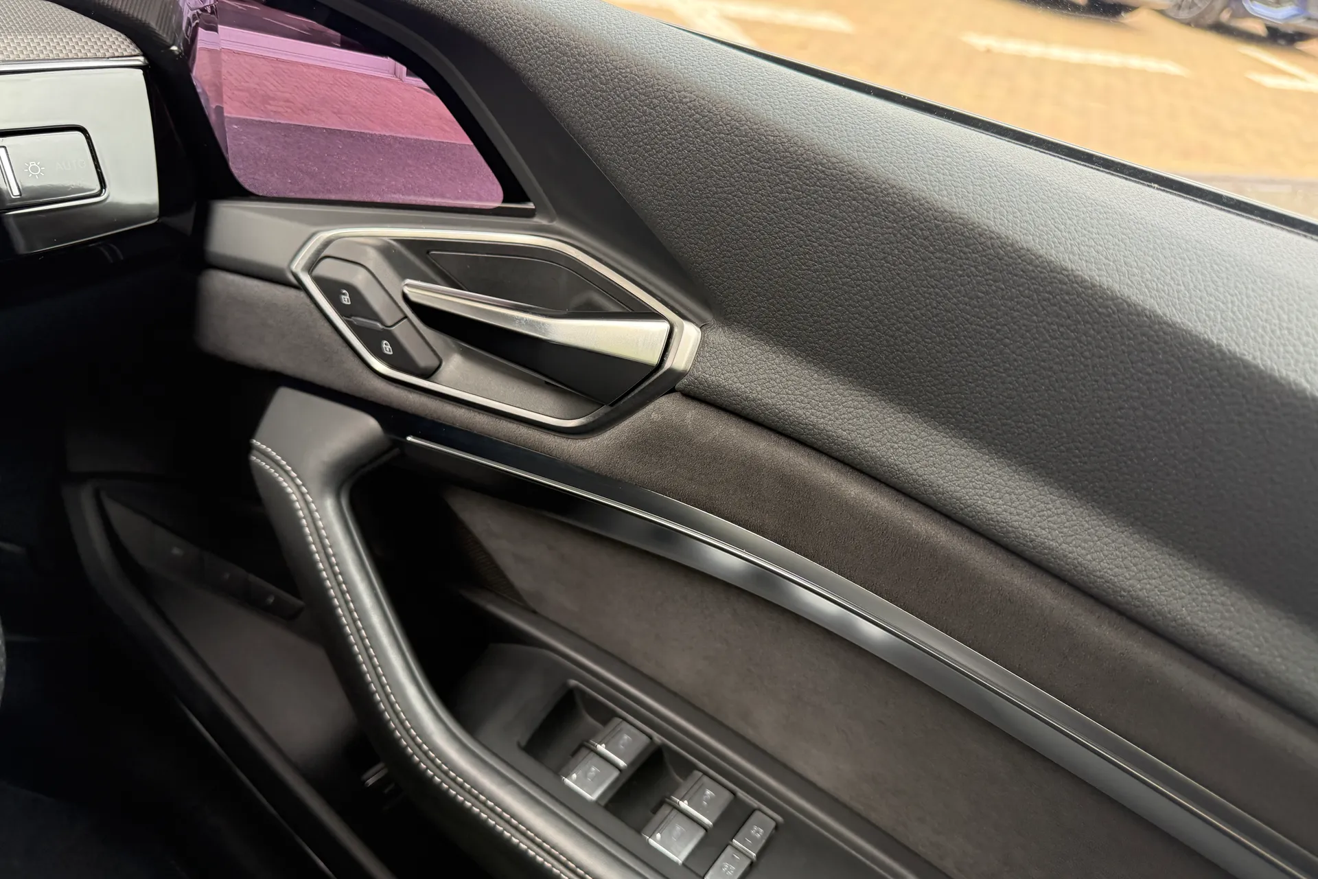Audi Q8 thumbnail image number 23