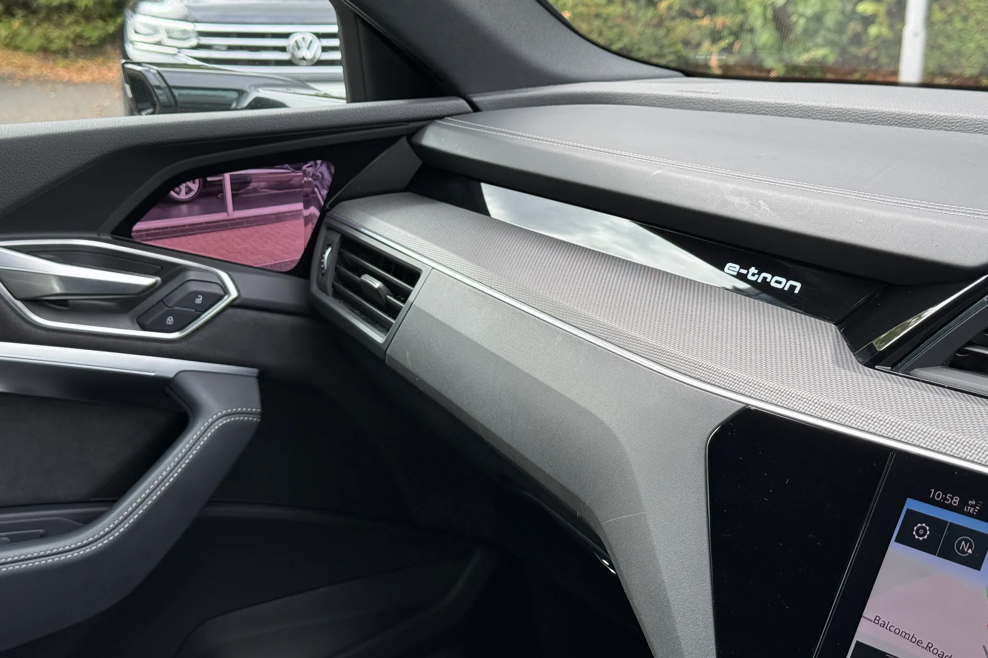 Audi Q8 thumbnail image number 25