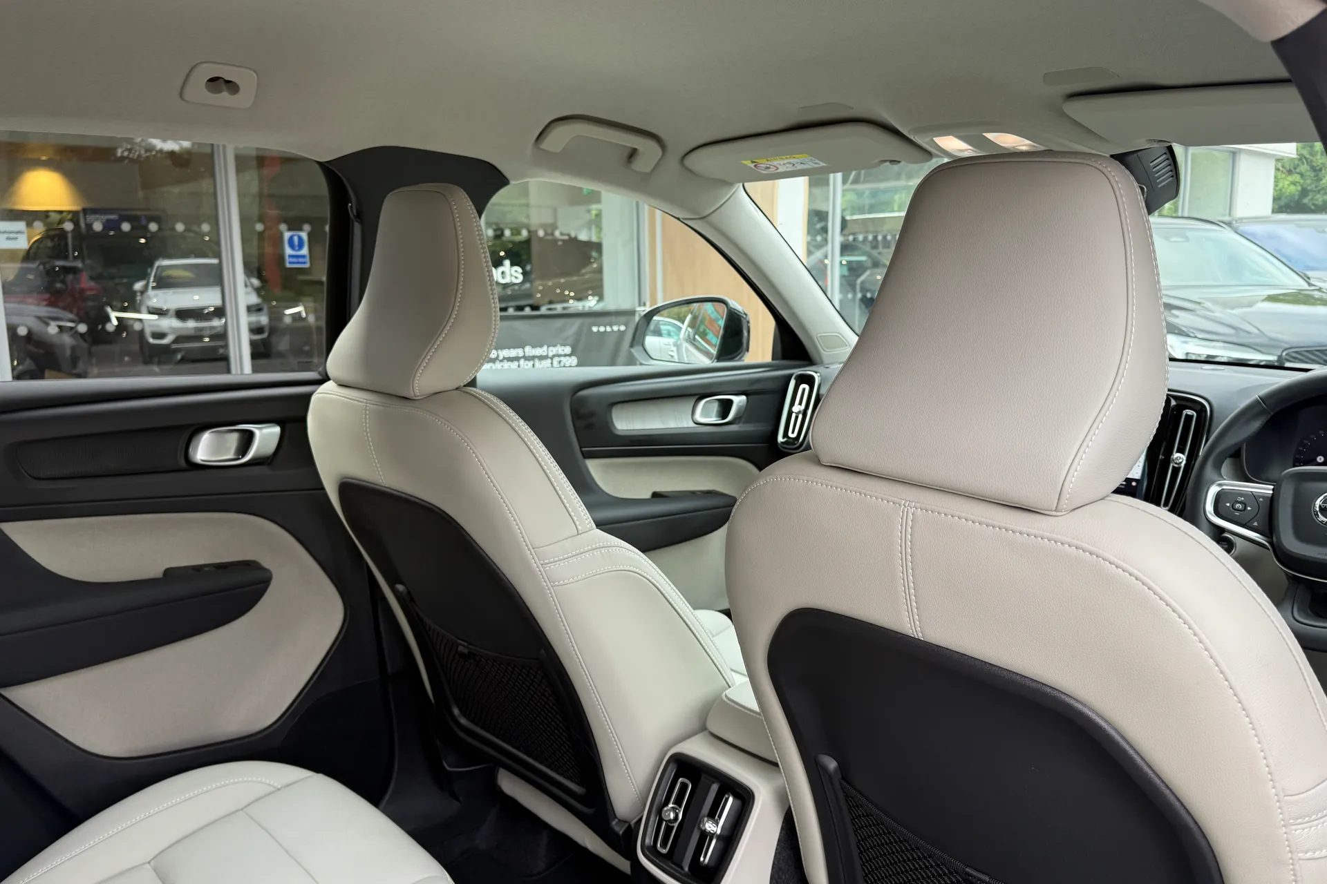 Volvo XC40 thumbnail image number 24