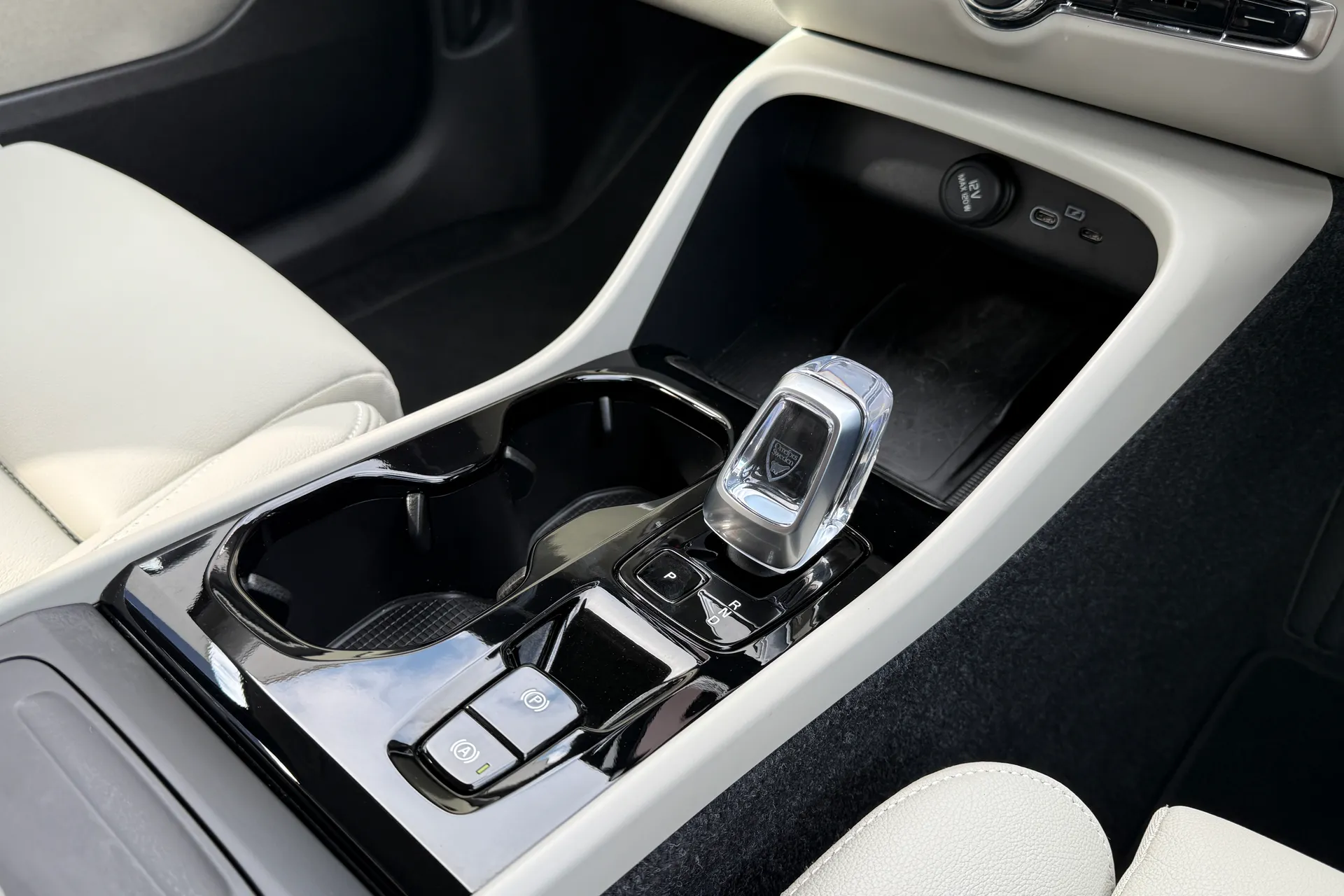 Volvo XC40 thumbnail image number 43