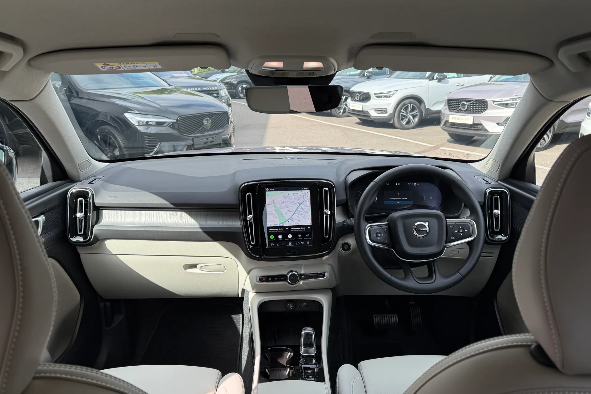 Volvo XC40 thumbnail image number 3