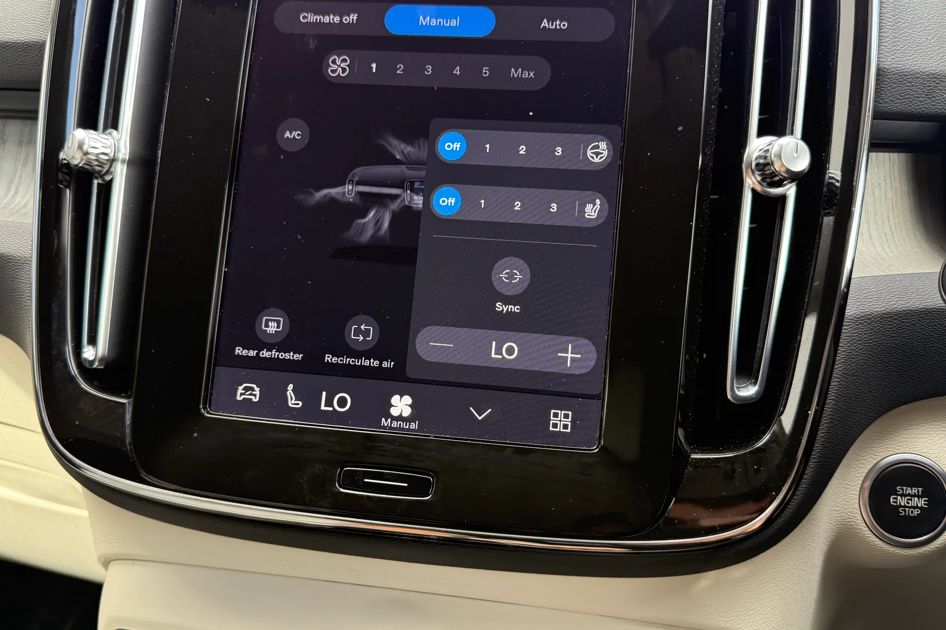 Volvo XC40 thumbnail image number 40