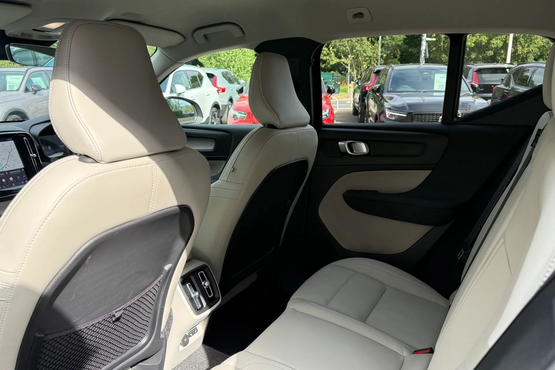 Volvo XC40 thumbnail image number 30