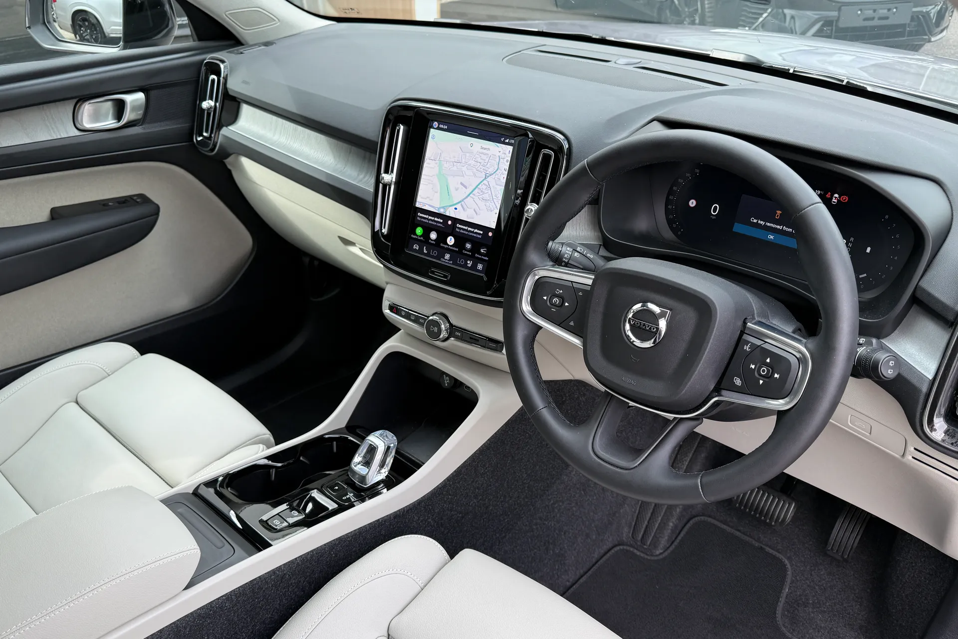 Volvo XC40 thumbnail image number 6