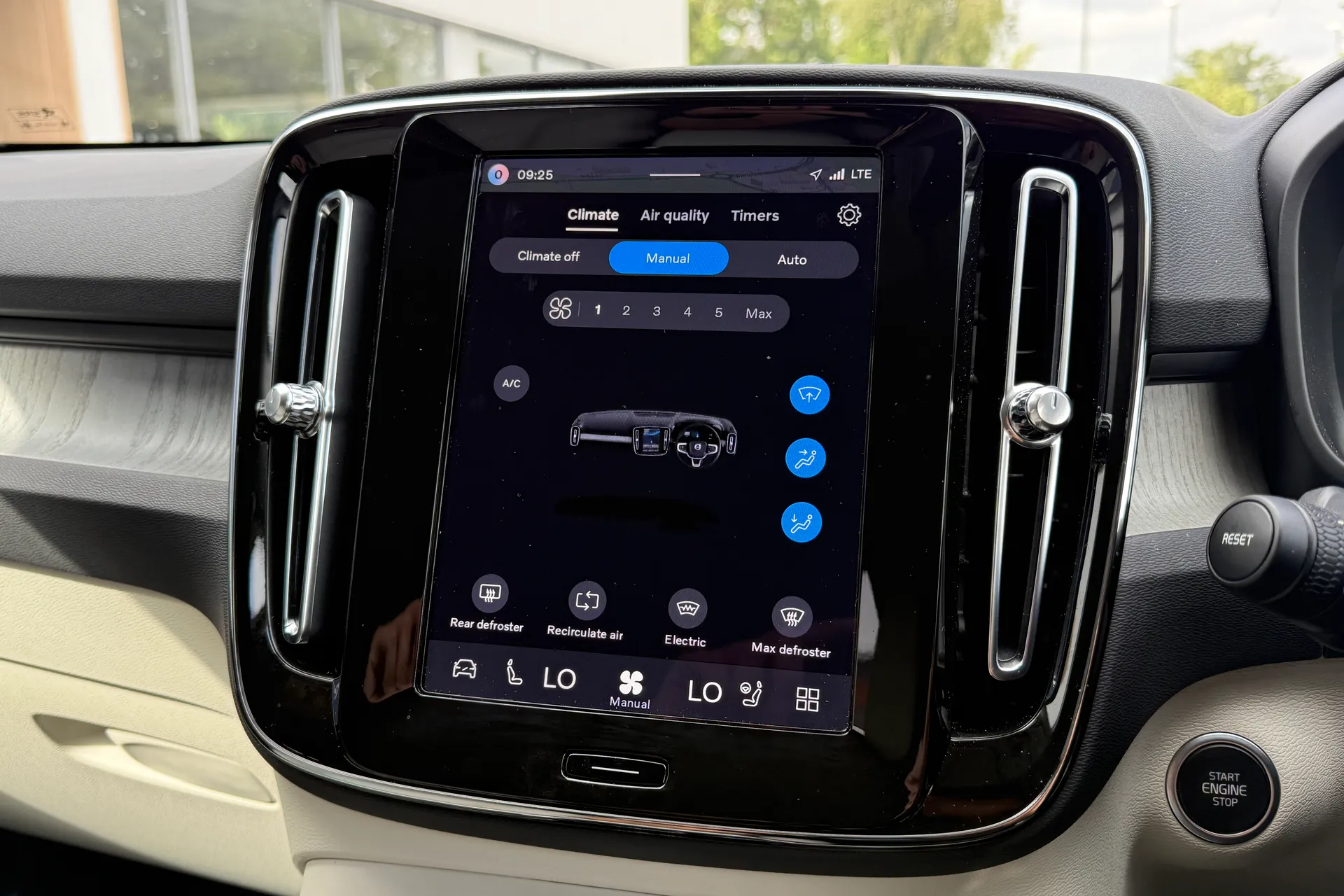 Volvo XC40 thumbnail image number 39