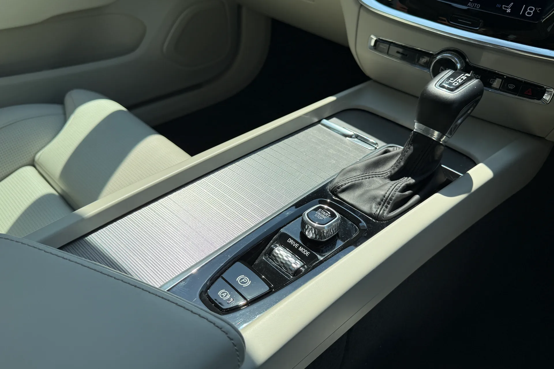 Volvo S60 thumbnail image number 44