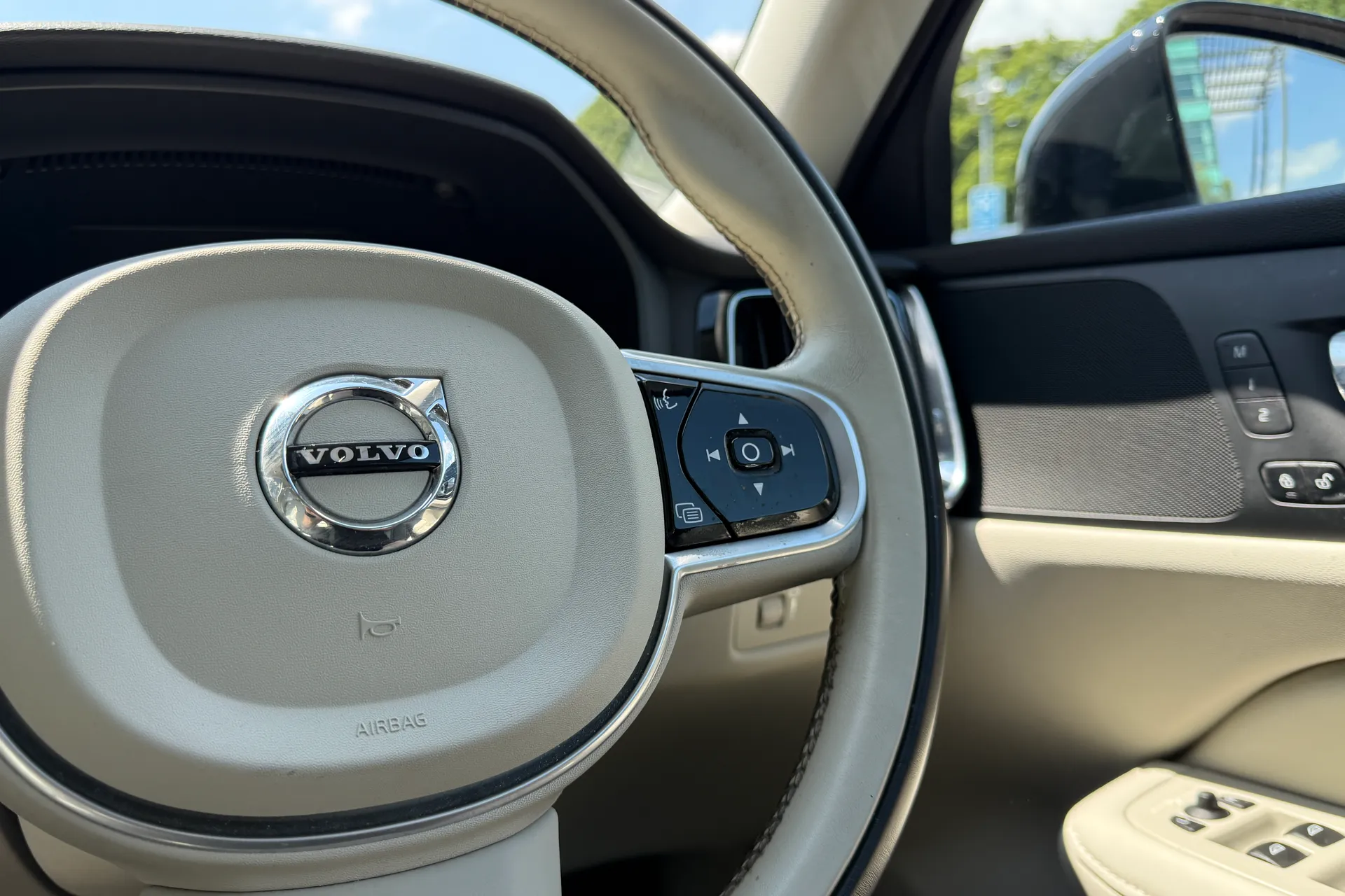 Volvo S60 thumbnail image number 37