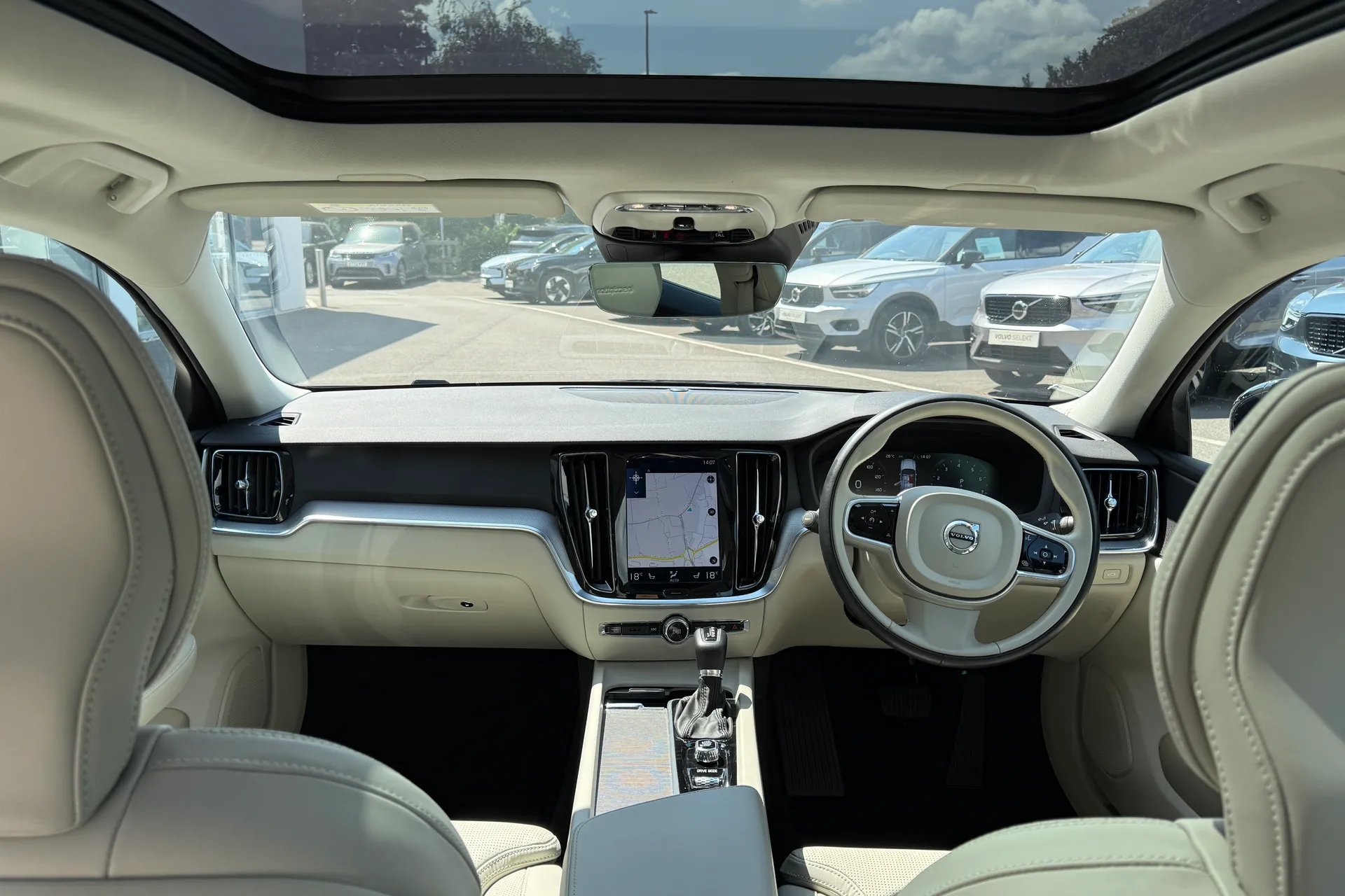 Volvo S60 thumbnail image number 3