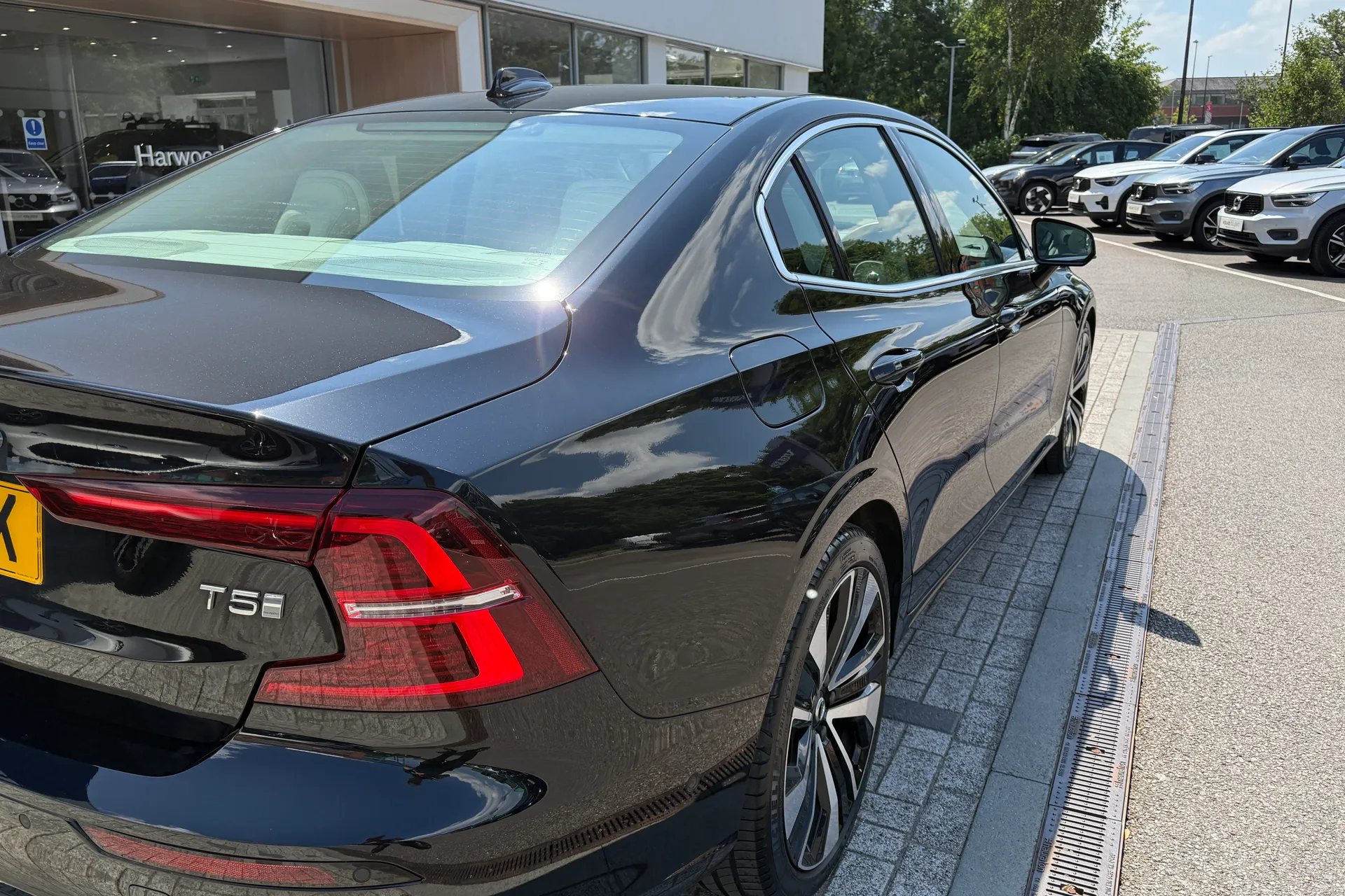 Volvo S60 thumbnail image number 17