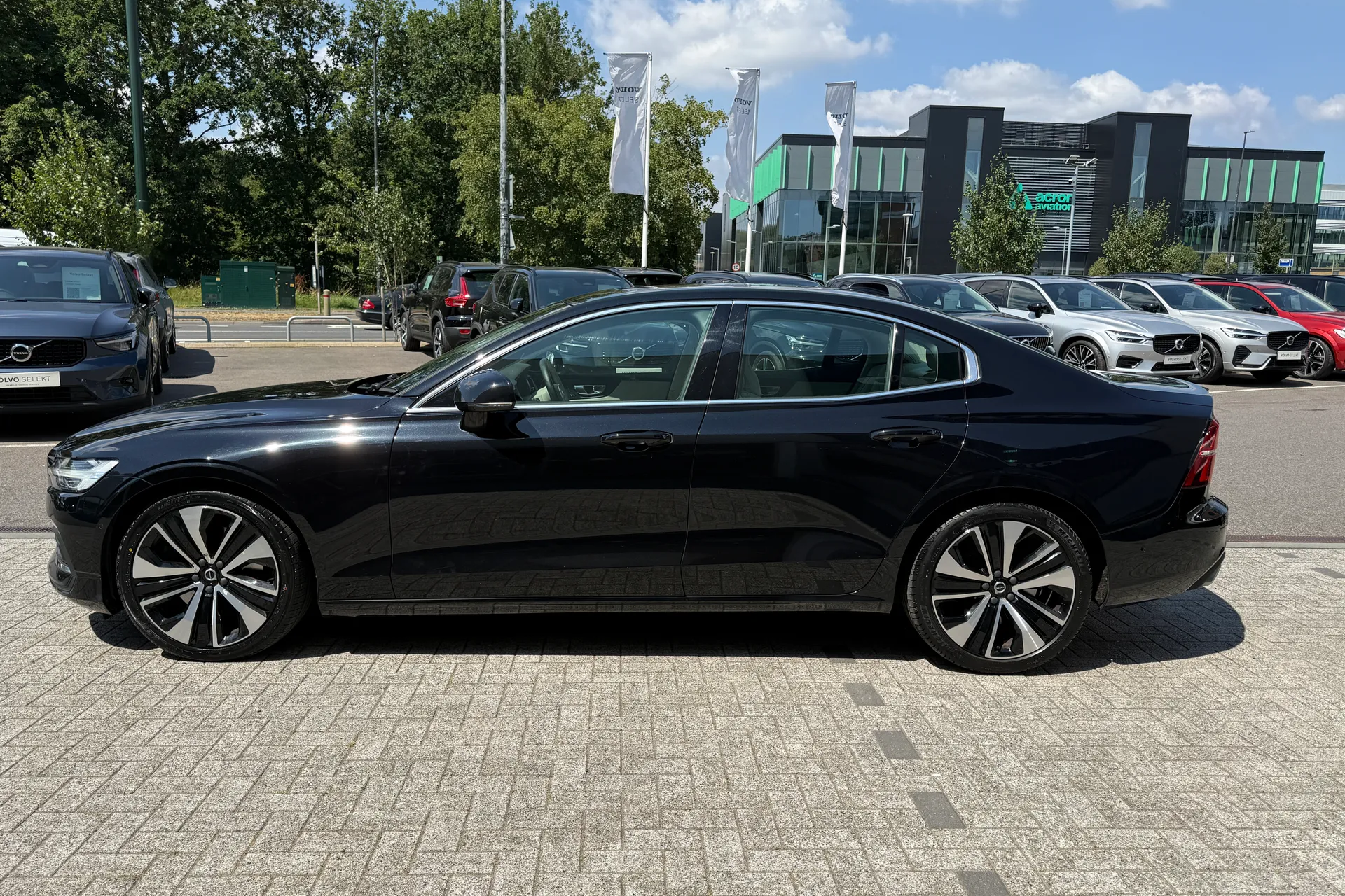 Volvo S60 thumbnail image number 11