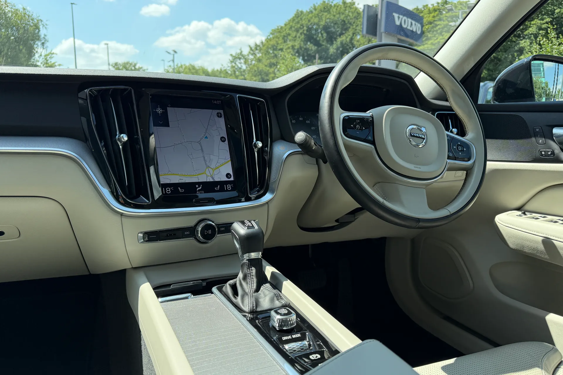 Volvo S60 thumbnail image number 35