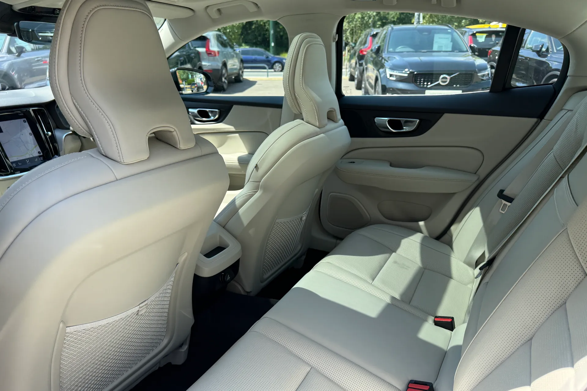 Volvo S60 thumbnail image number 30