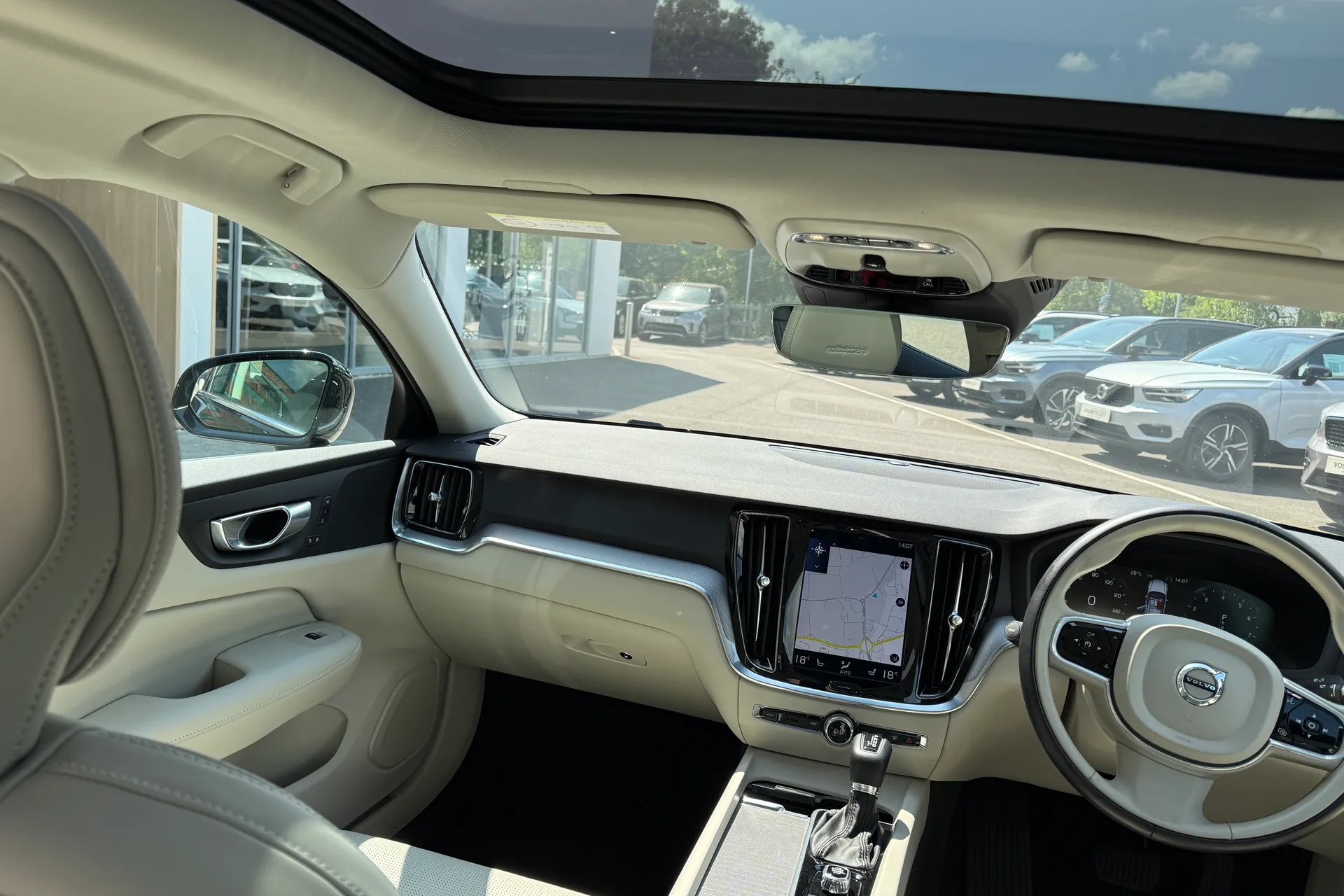 Volvo S60 thumbnail image number 32
