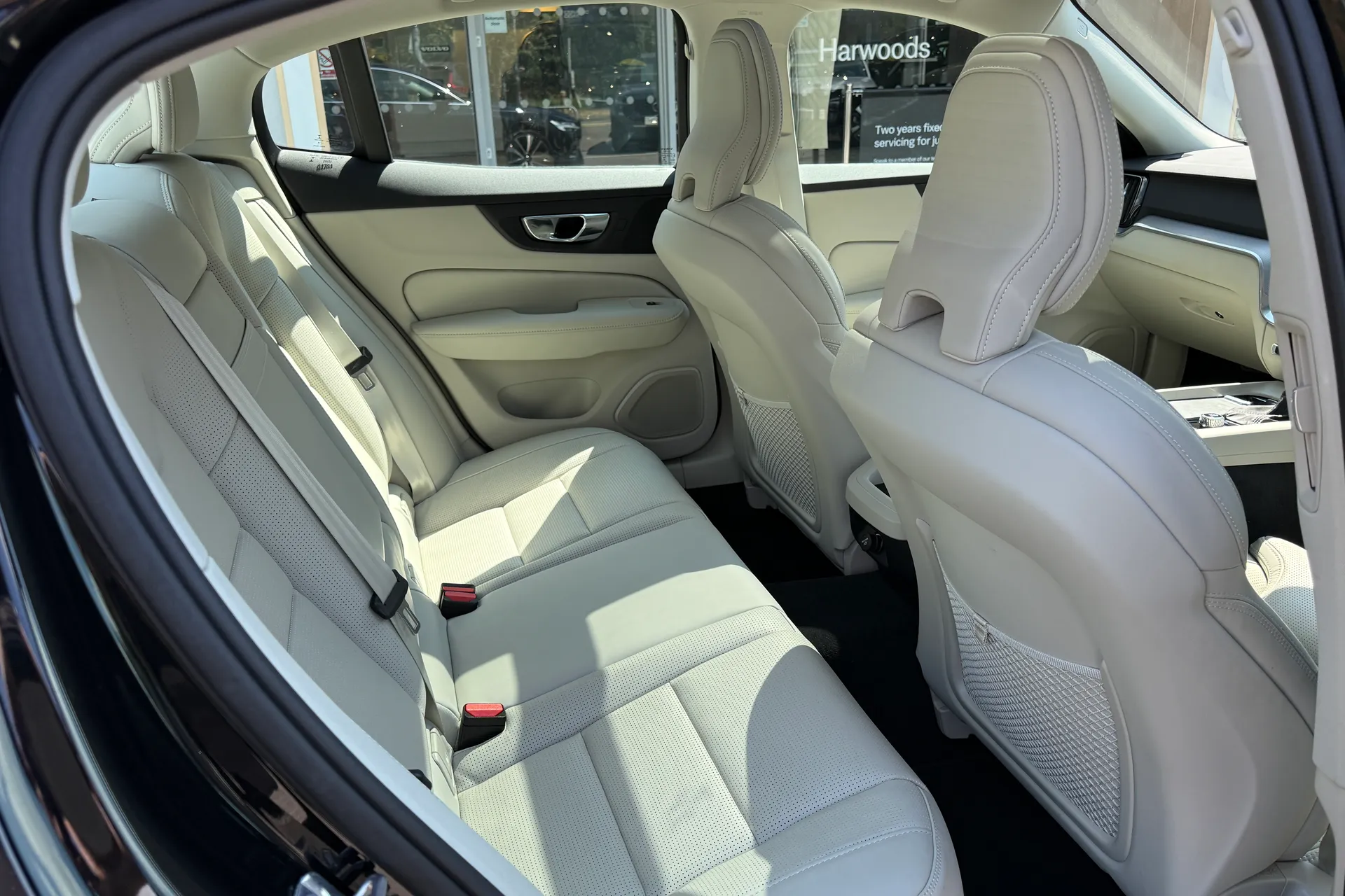 Volvo S60 thumbnail image number 23