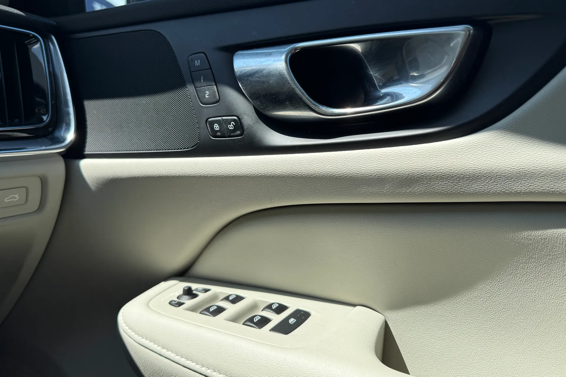 Volvo S60 thumbnail image number 43