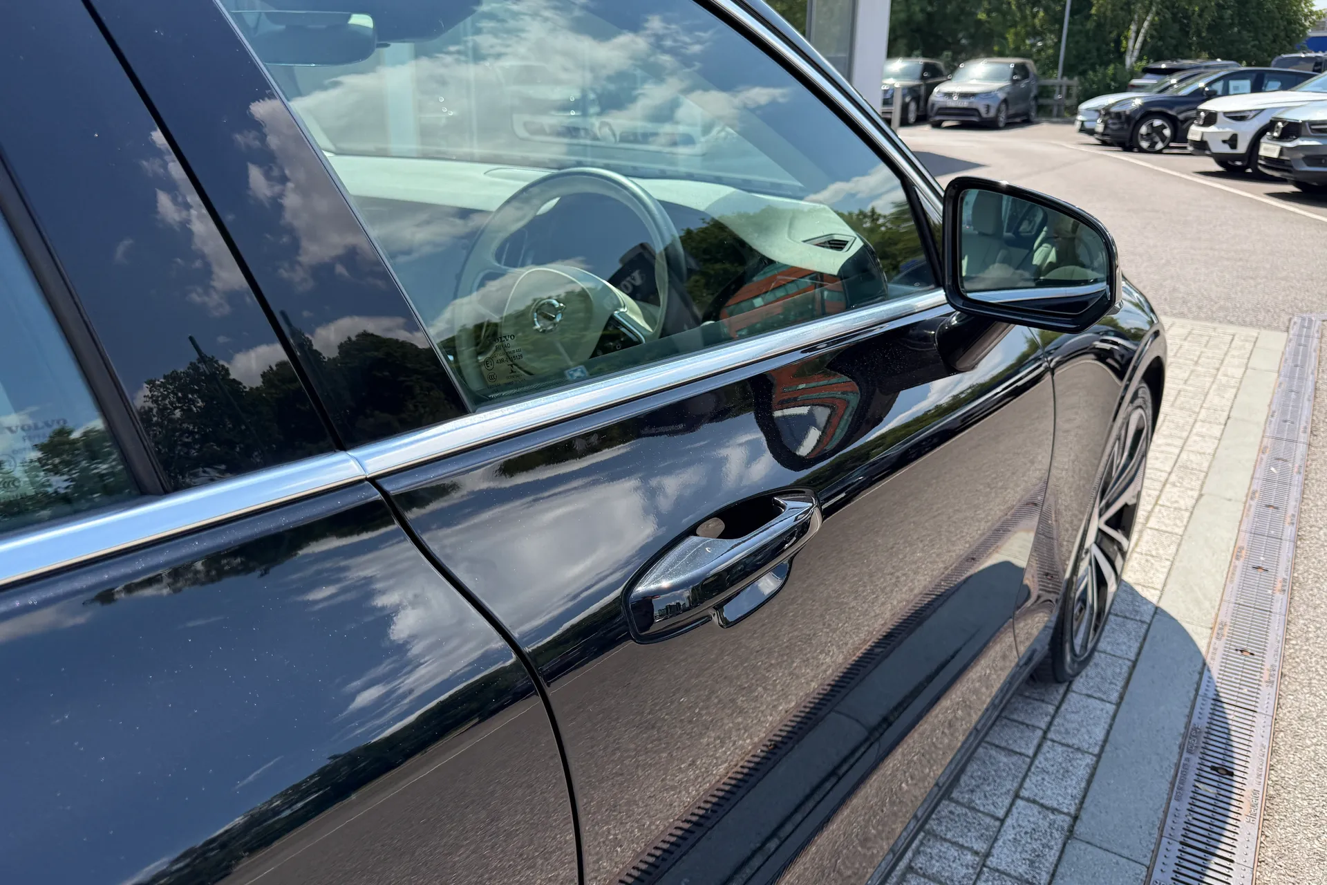 Volvo S60 thumbnail image number 15