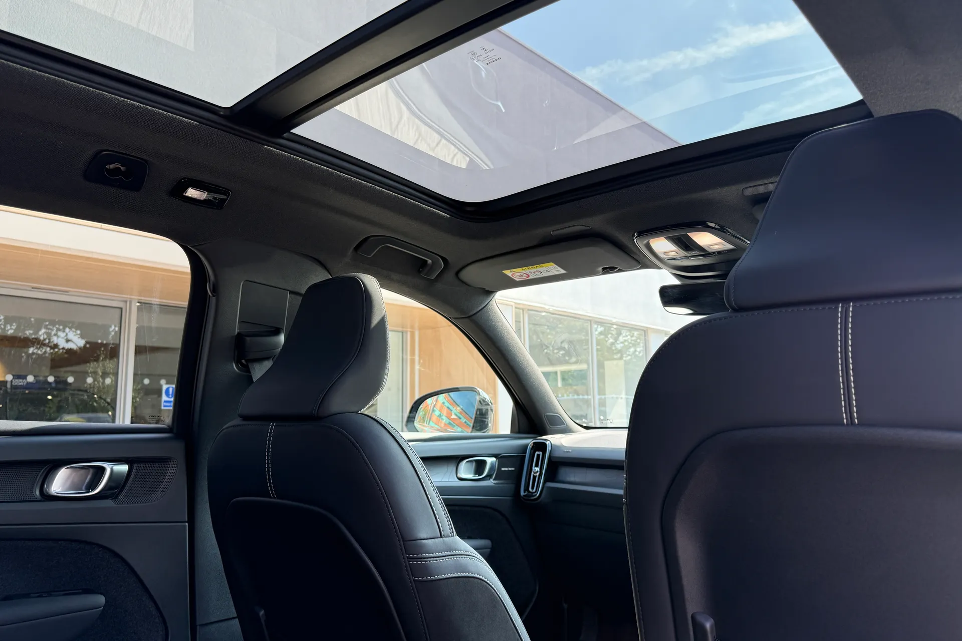 Volvo XC40 thumbnail image number 19