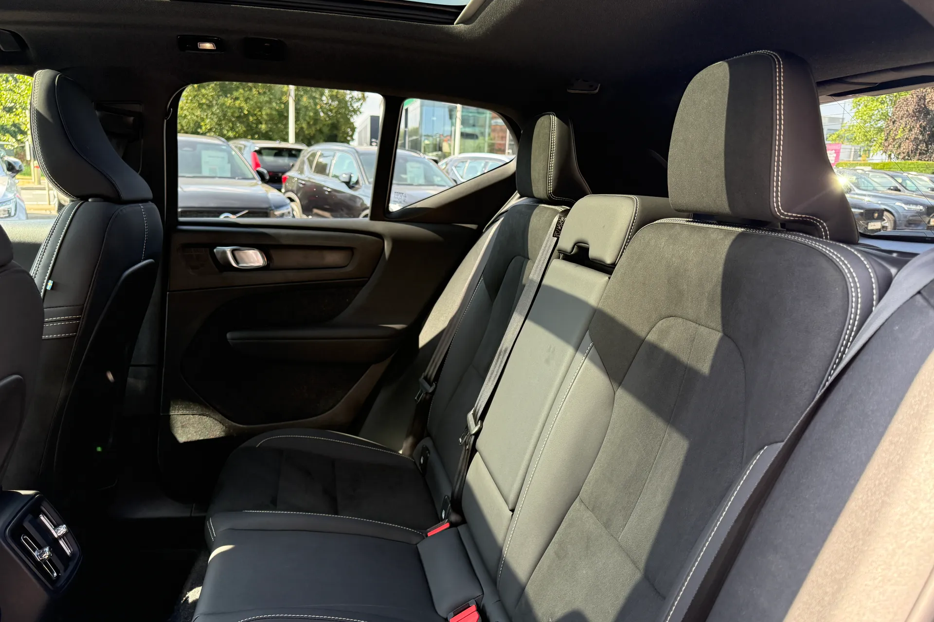 Volvo XC40 thumbnail image number 27