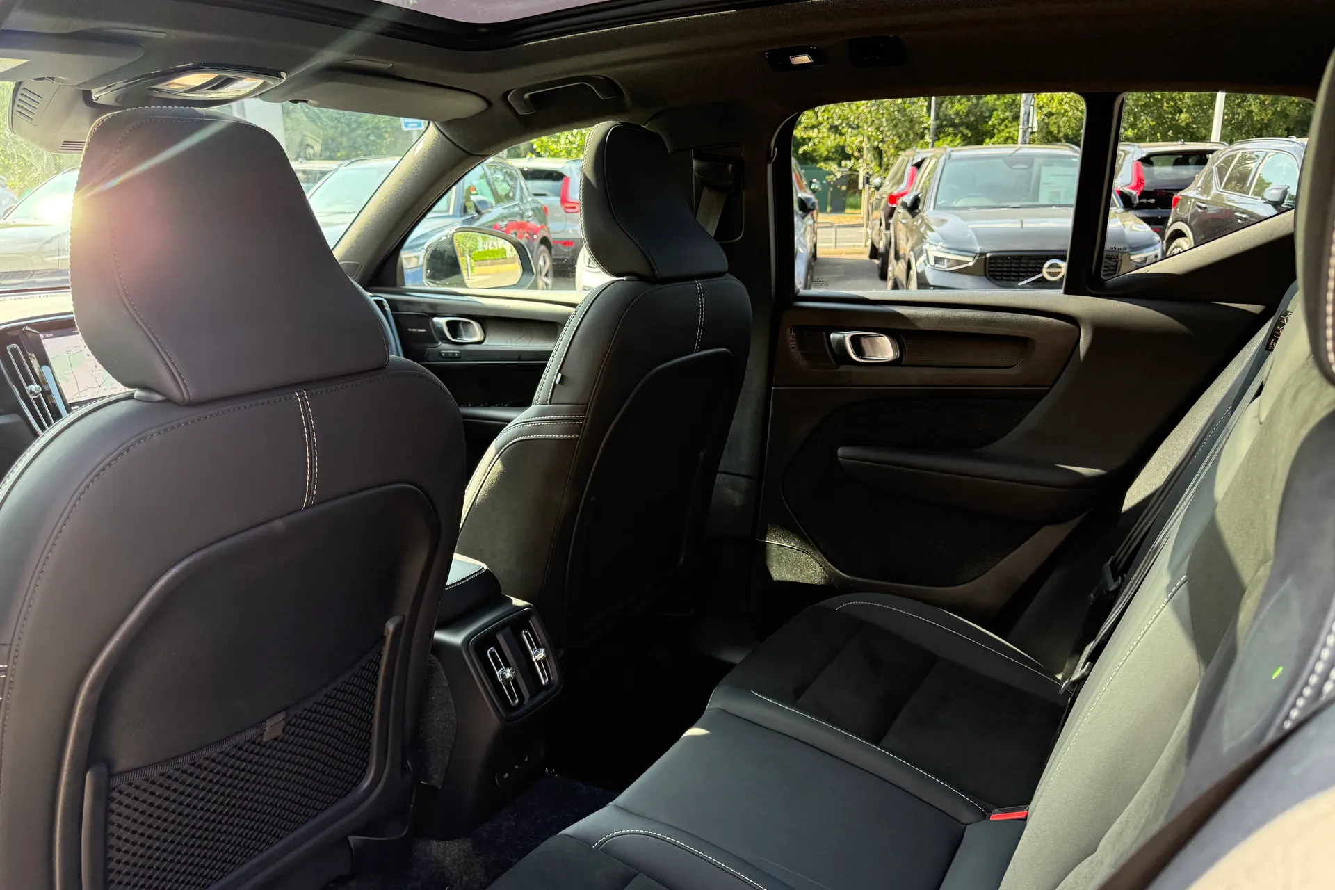 Volvo XC40 thumbnail image number 26
