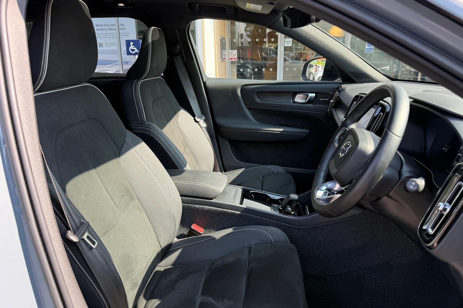Volvo XC40 thumbnail image number 22