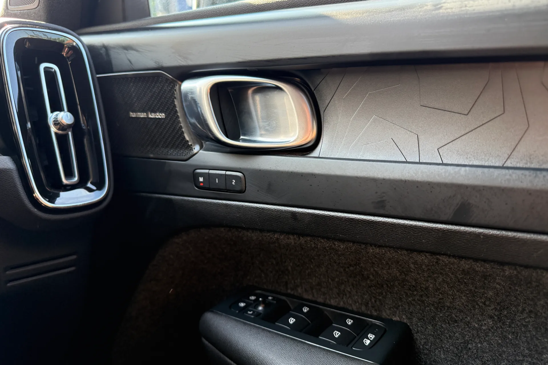Volvo XC40 thumbnail image number 38