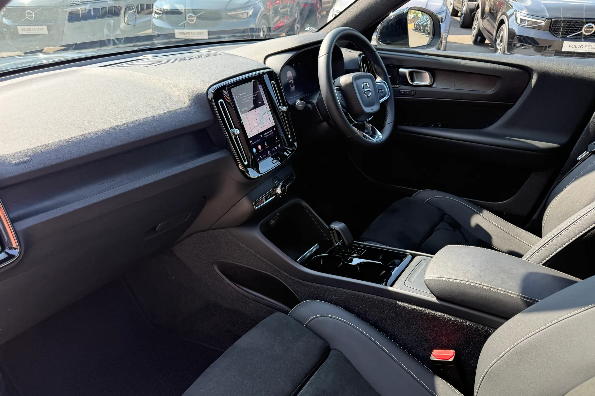 Volvo XC40 thumbnail image number 23