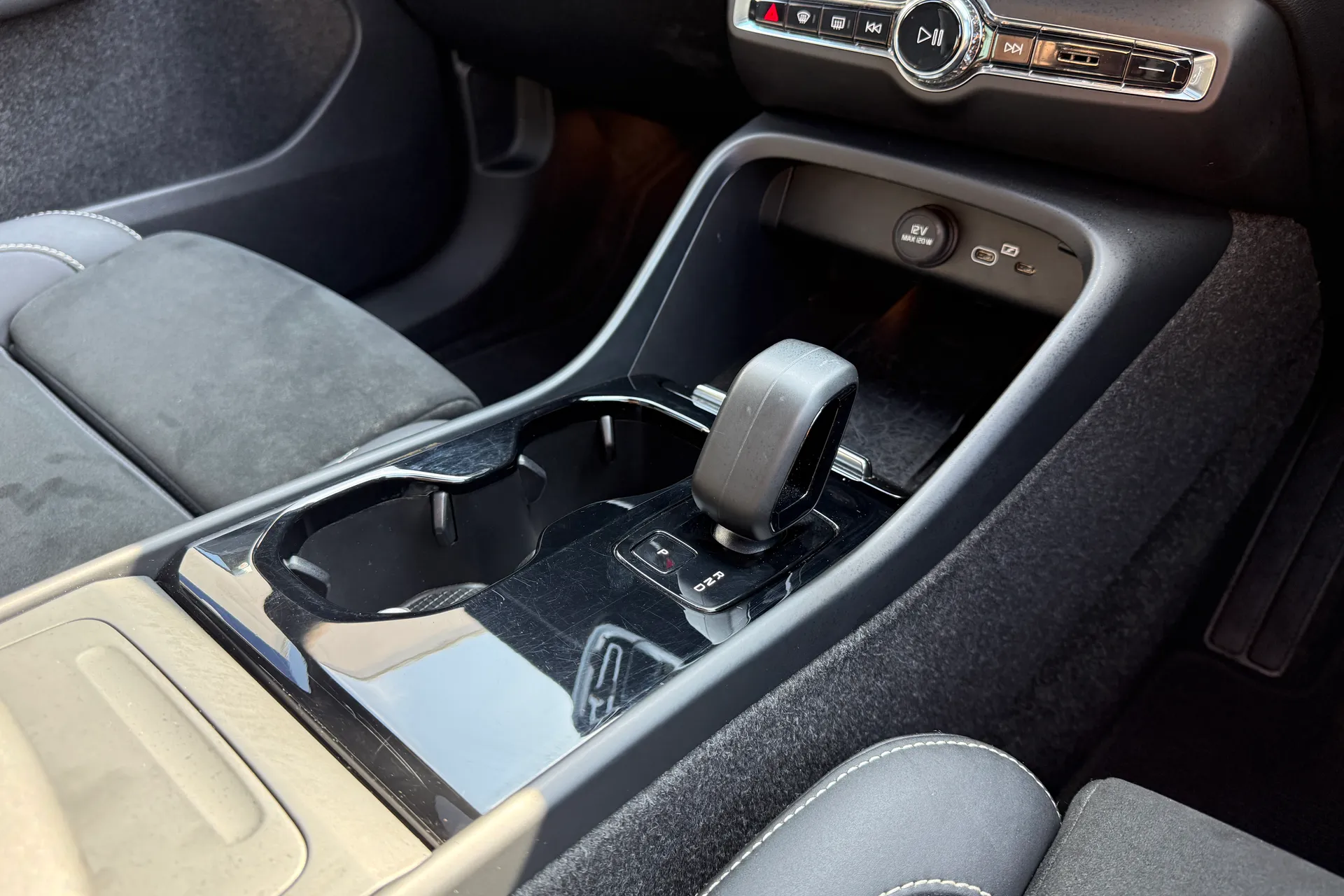 Volvo XC40 thumbnail image number 40