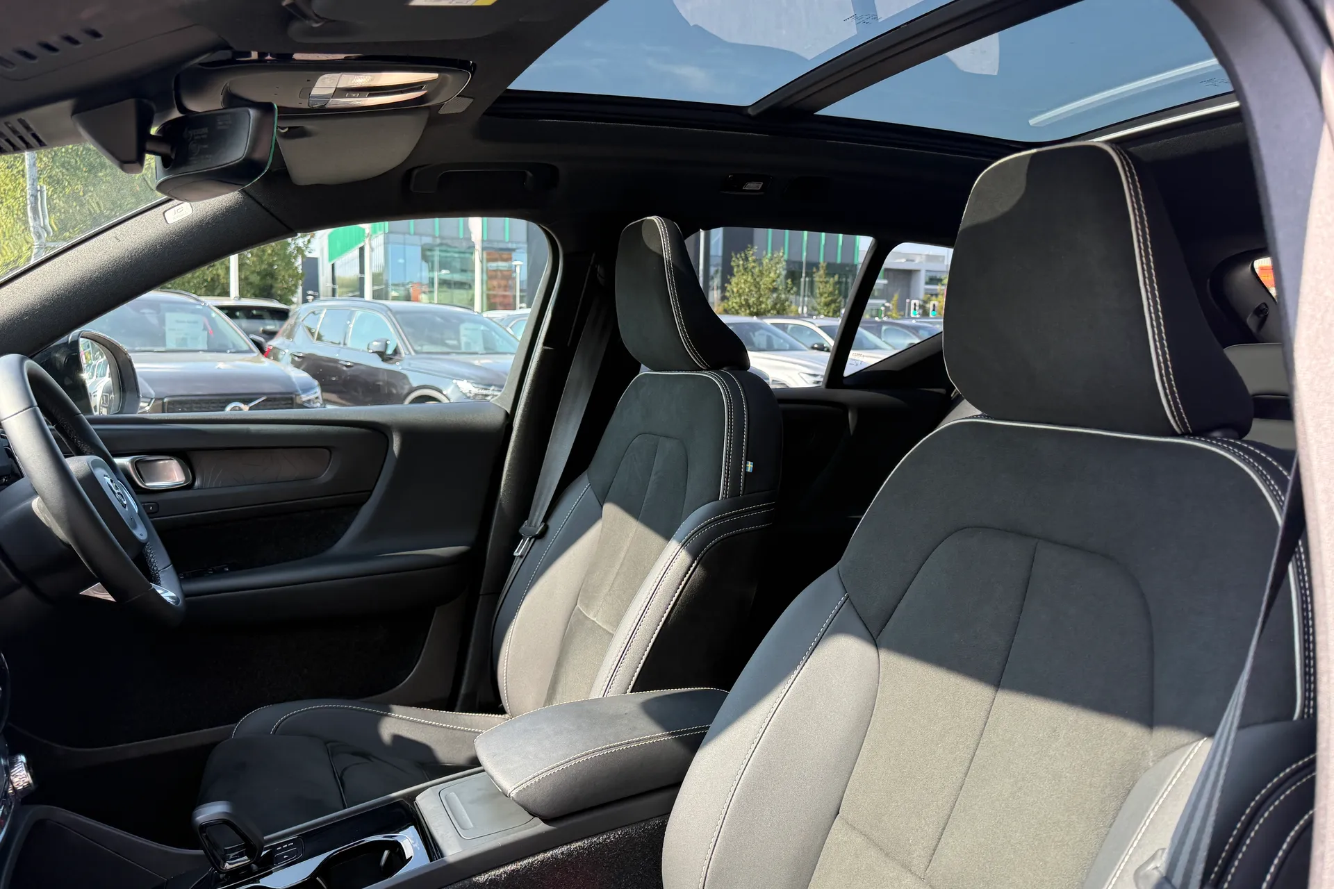 Volvo XC40 thumbnail image number 24