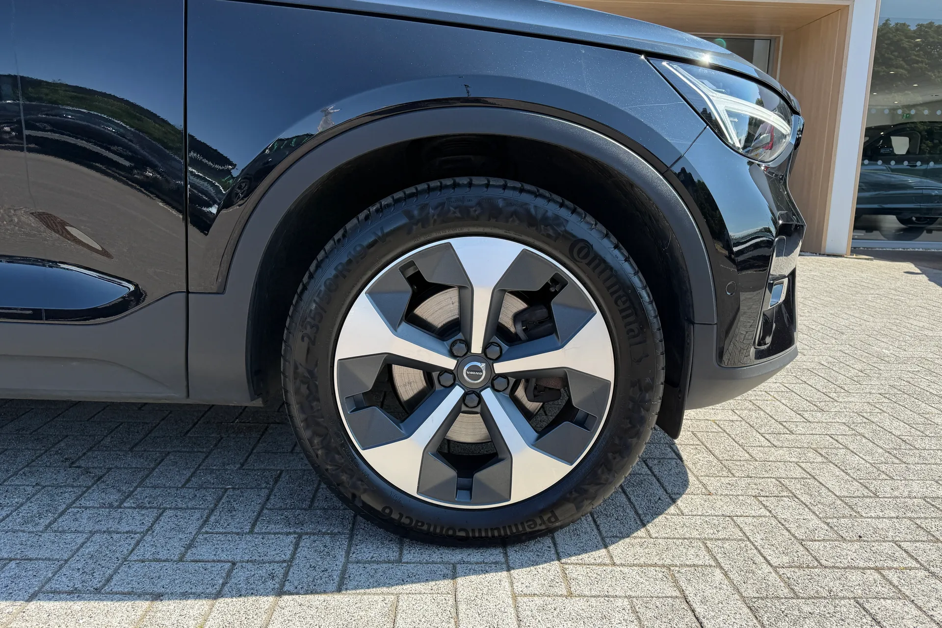 Volvo XC40 thumbnail image number 15
