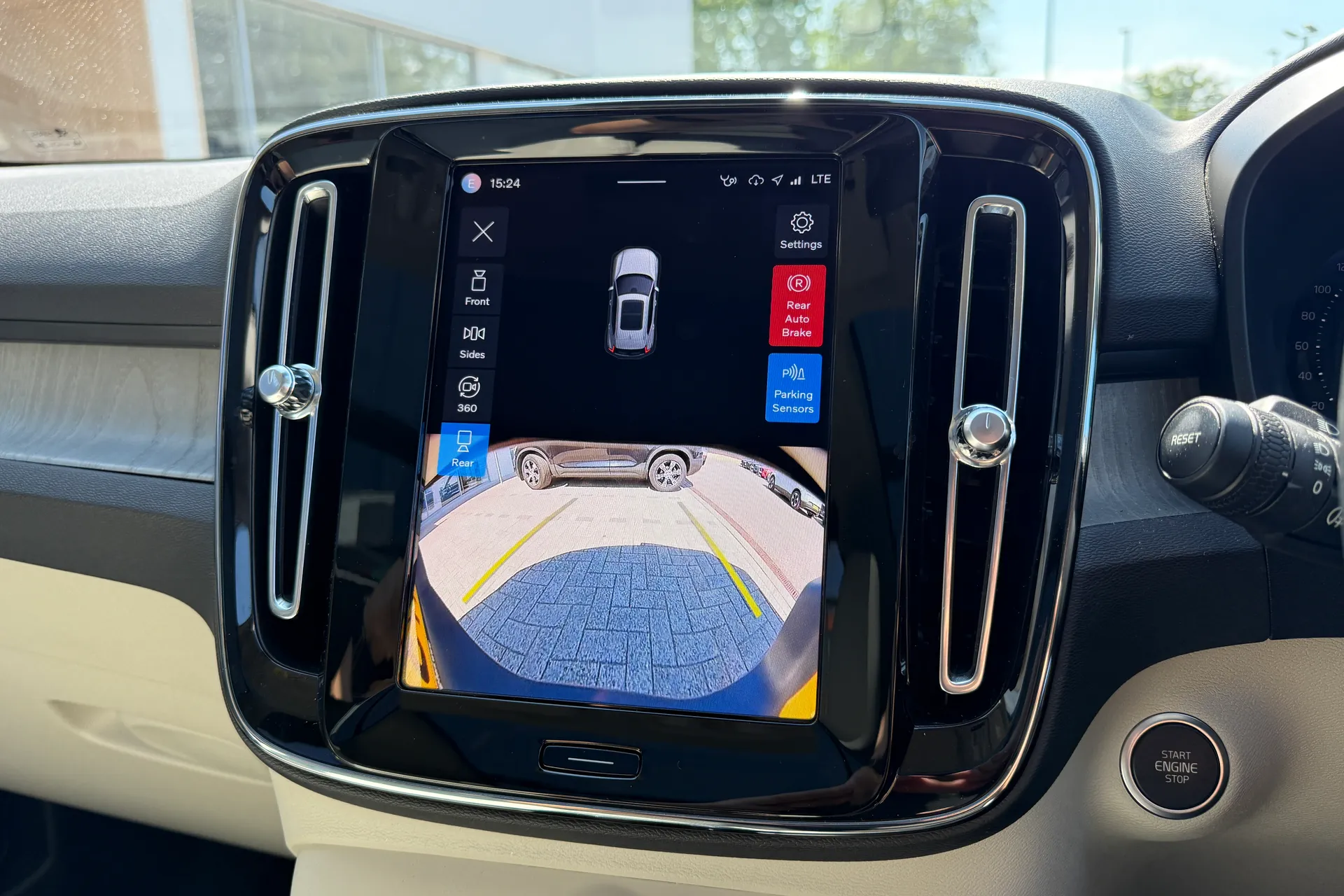 Volvo XC40 thumbnail image number 37