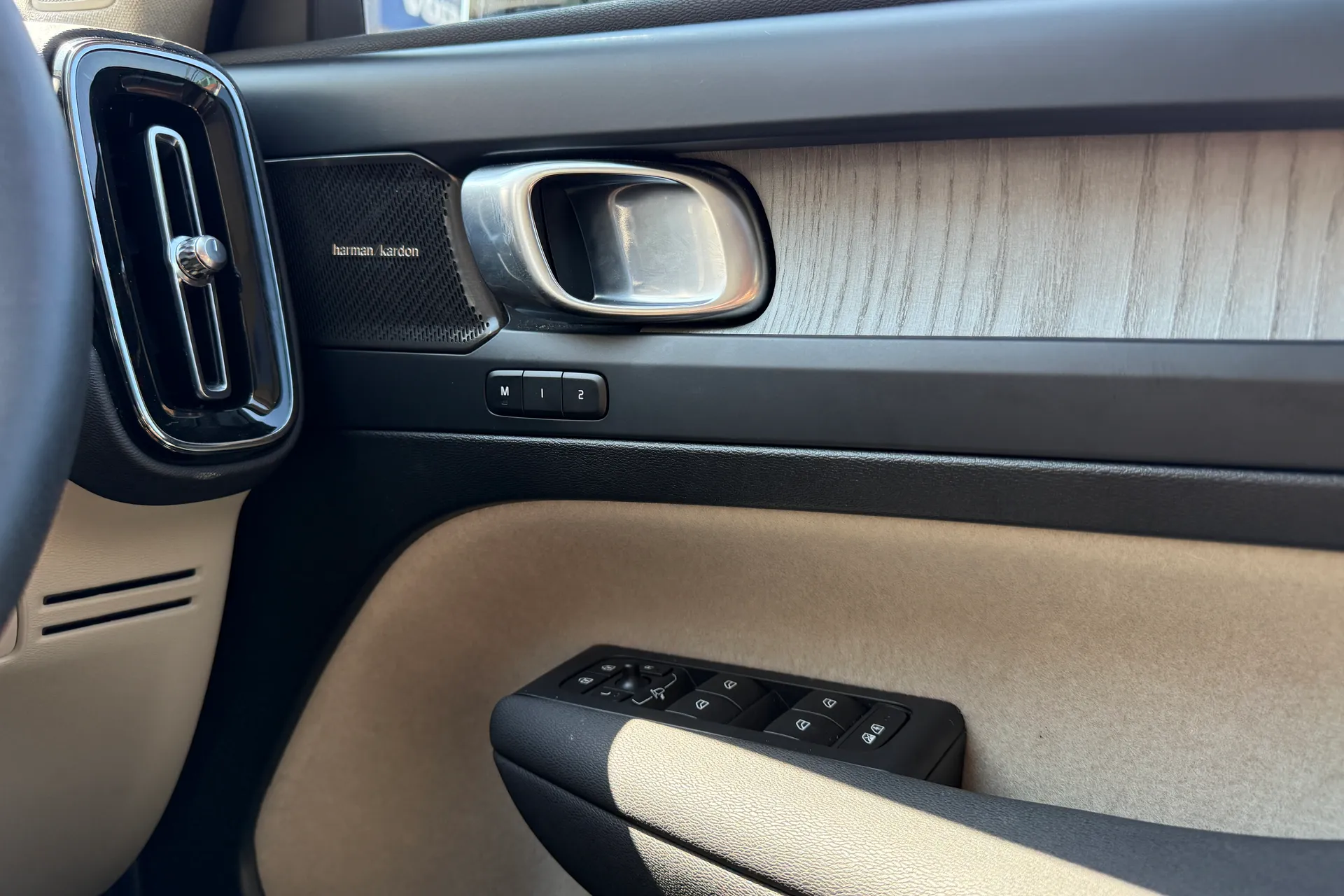 Volvo XC40 thumbnail image number 39