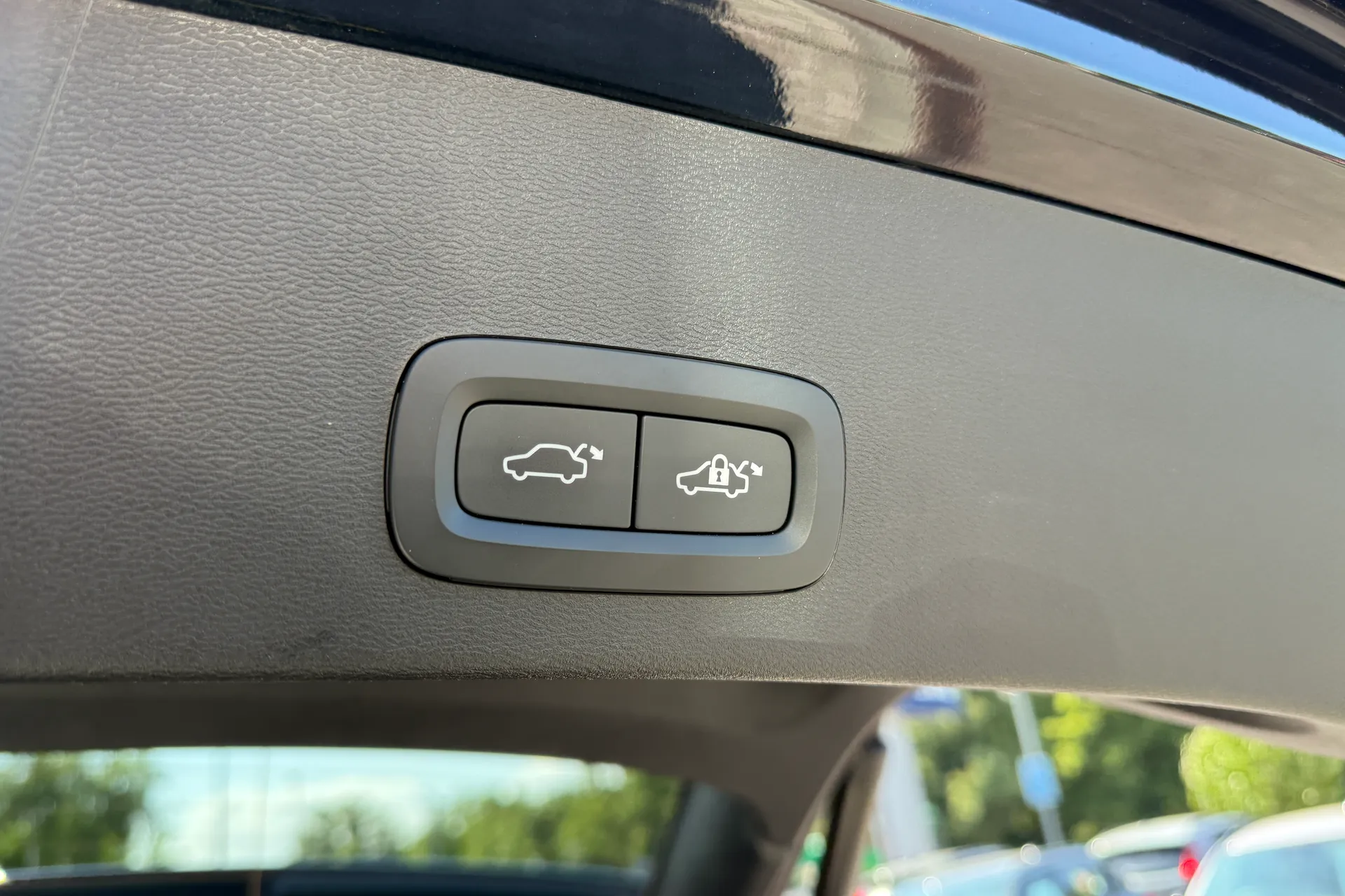Volvo XC40 thumbnail image number 22