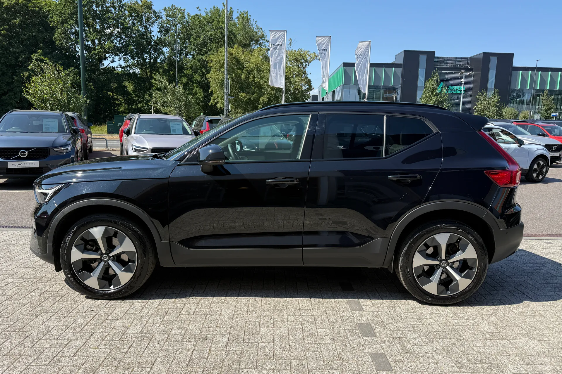 Volvo XC40 thumbnail image number 11