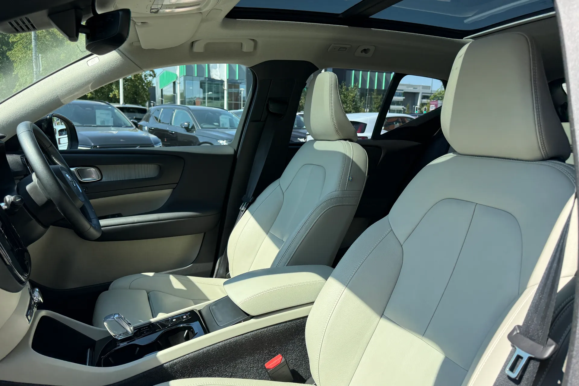 Volvo XC40 thumbnail image number 29