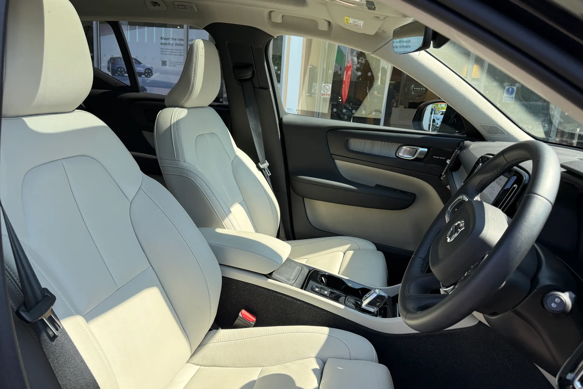 Volvo XC40 thumbnail image number 27