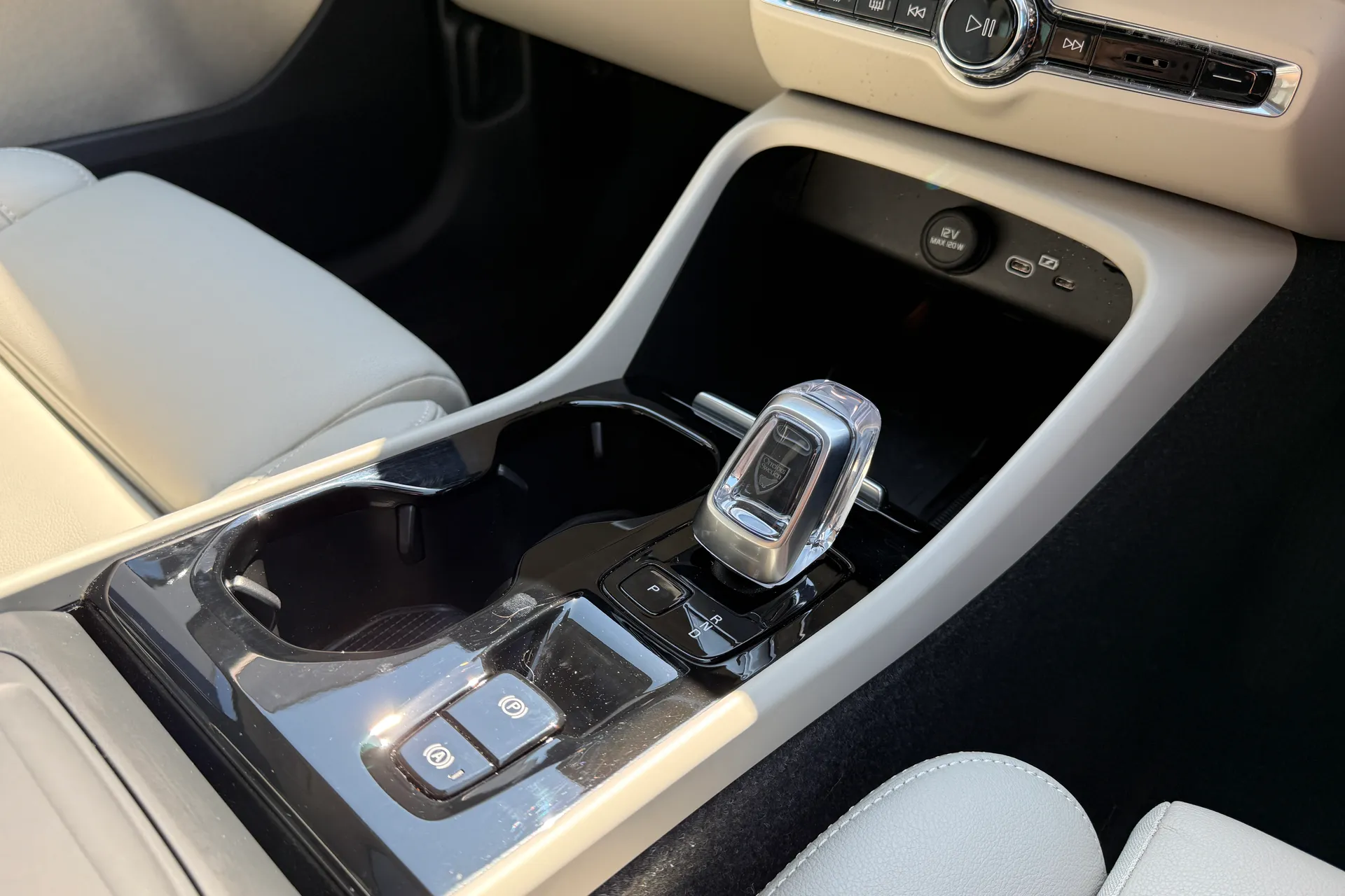 Volvo XC40 thumbnail image number 41