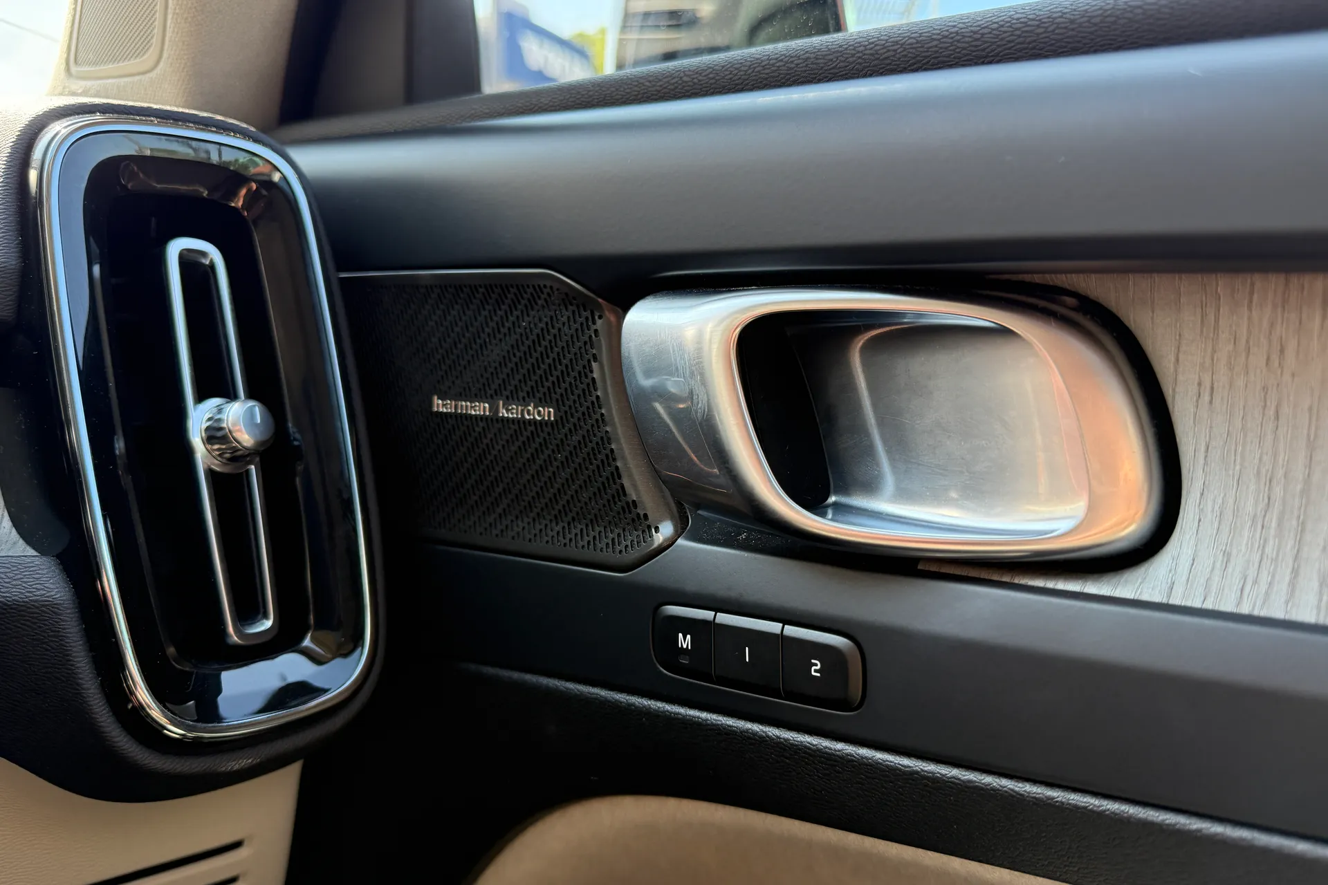 Volvo XC40 thumbnail image number 40