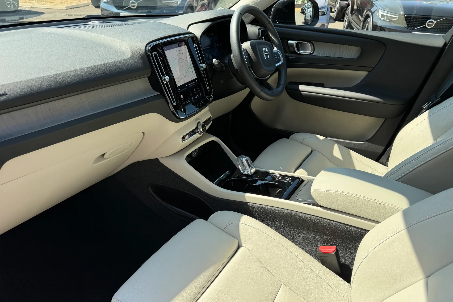 Volvo XC40 thumbnail image number 28