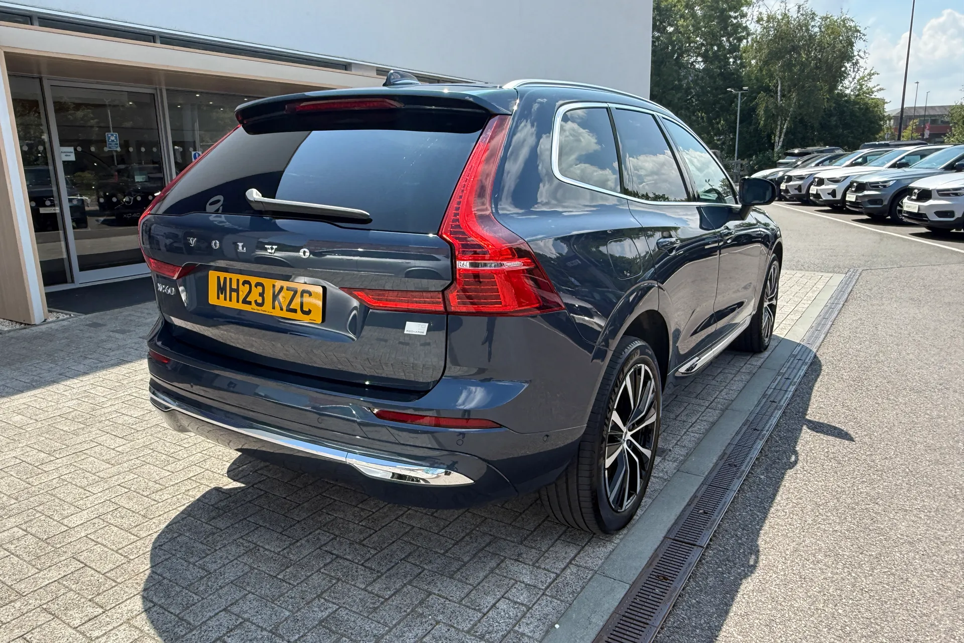 Volvo XC60 thumbnail image number 8