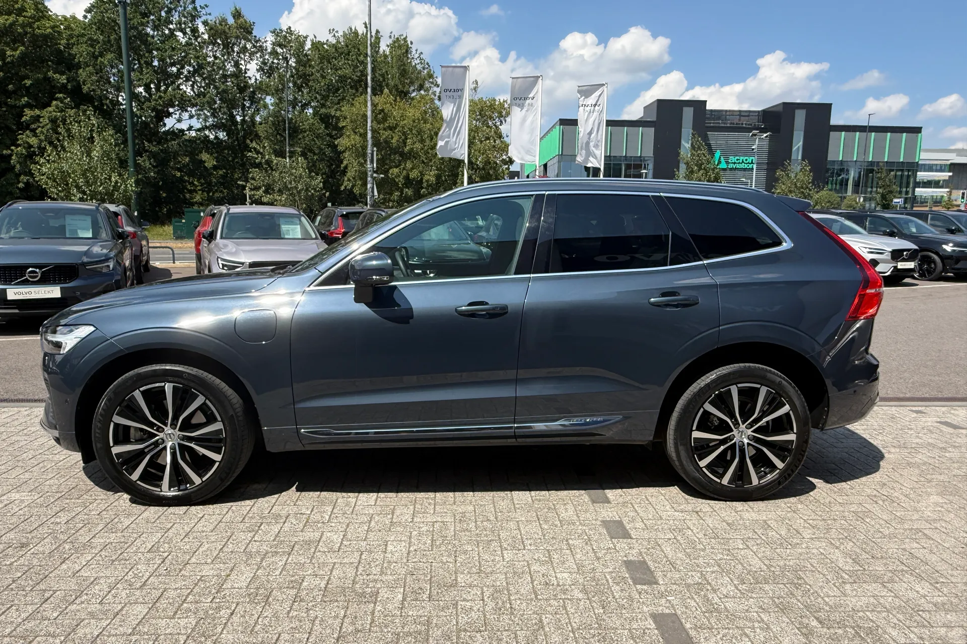 Volvo XC60 thumbnail image number 11
