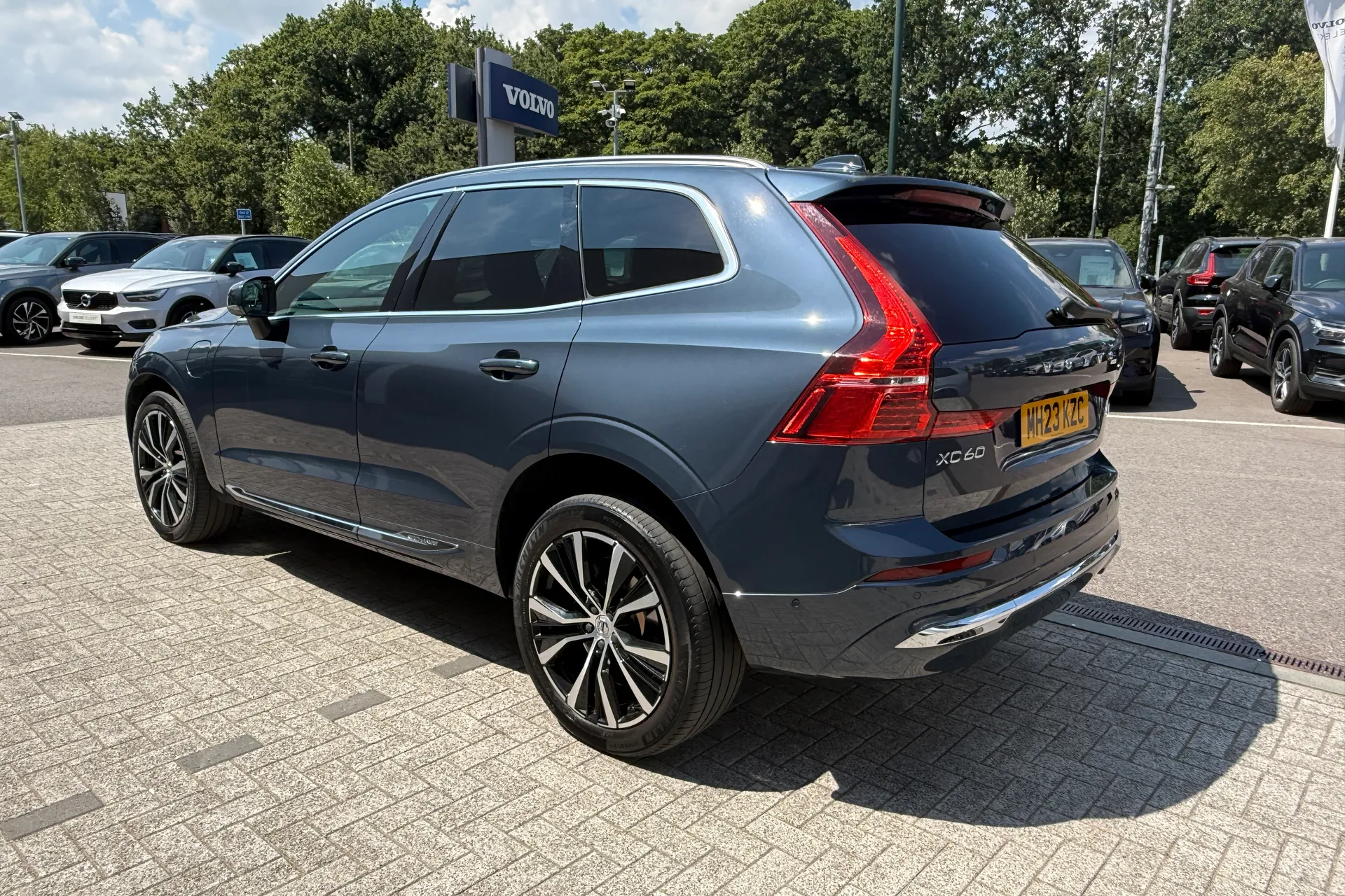 Volvo XC60 thumbnail image number 10