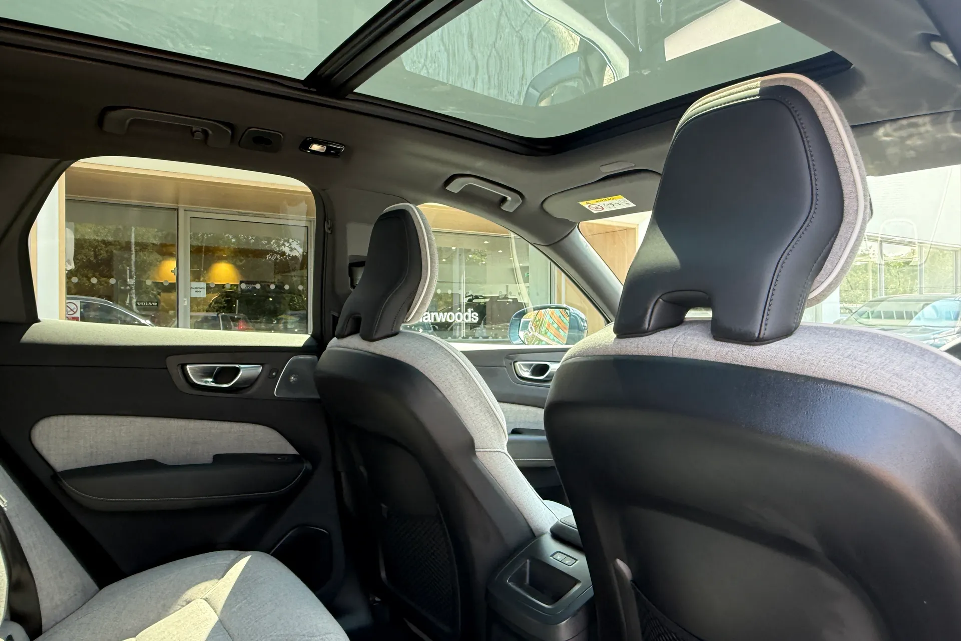Volvo XC60 thumbnail image number 24