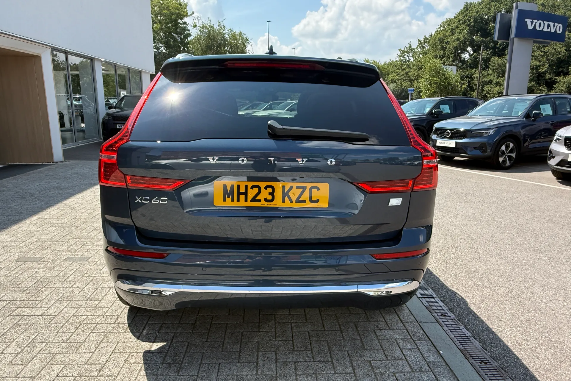 Volvo XC60 thumbnail image number 9
