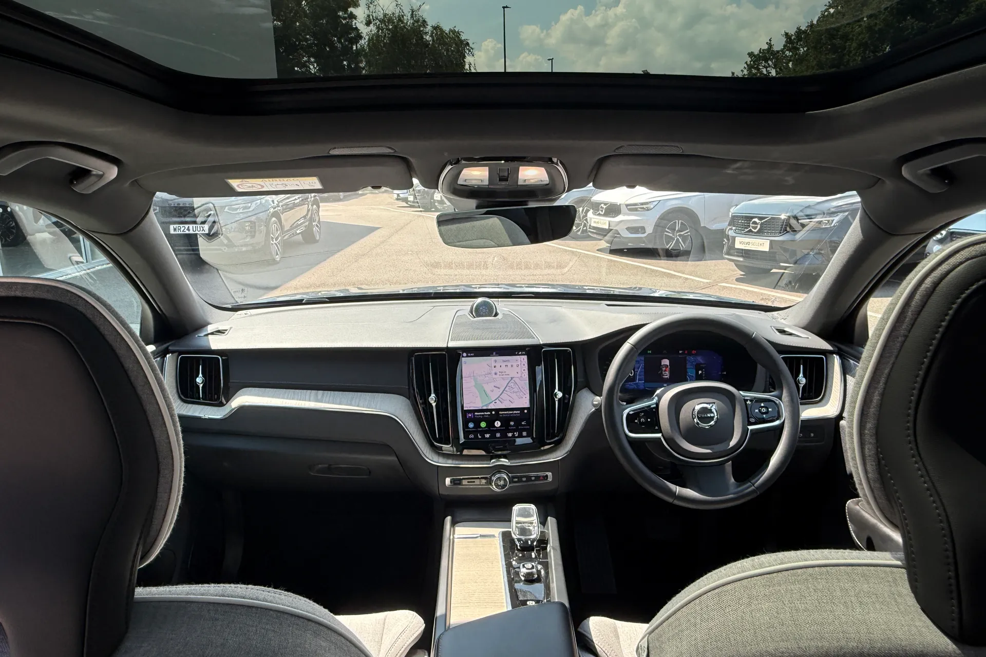 Volvo XC60 thumbnail image number 3