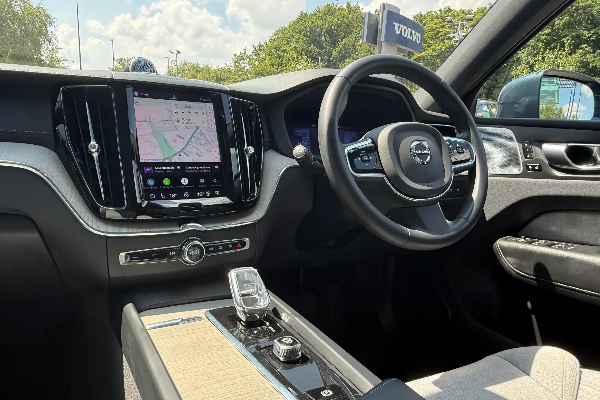 Volvo XC60 thumbnail image number 35