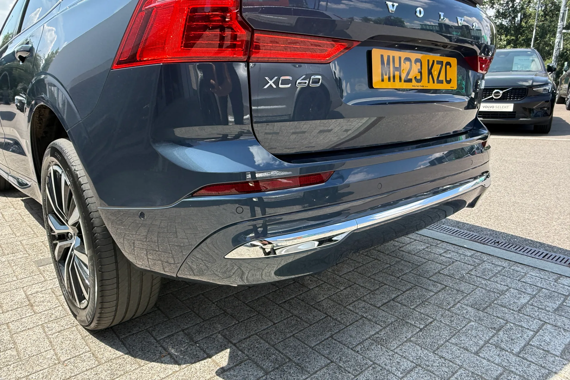 Volvo XC60 thumbnail image number 19